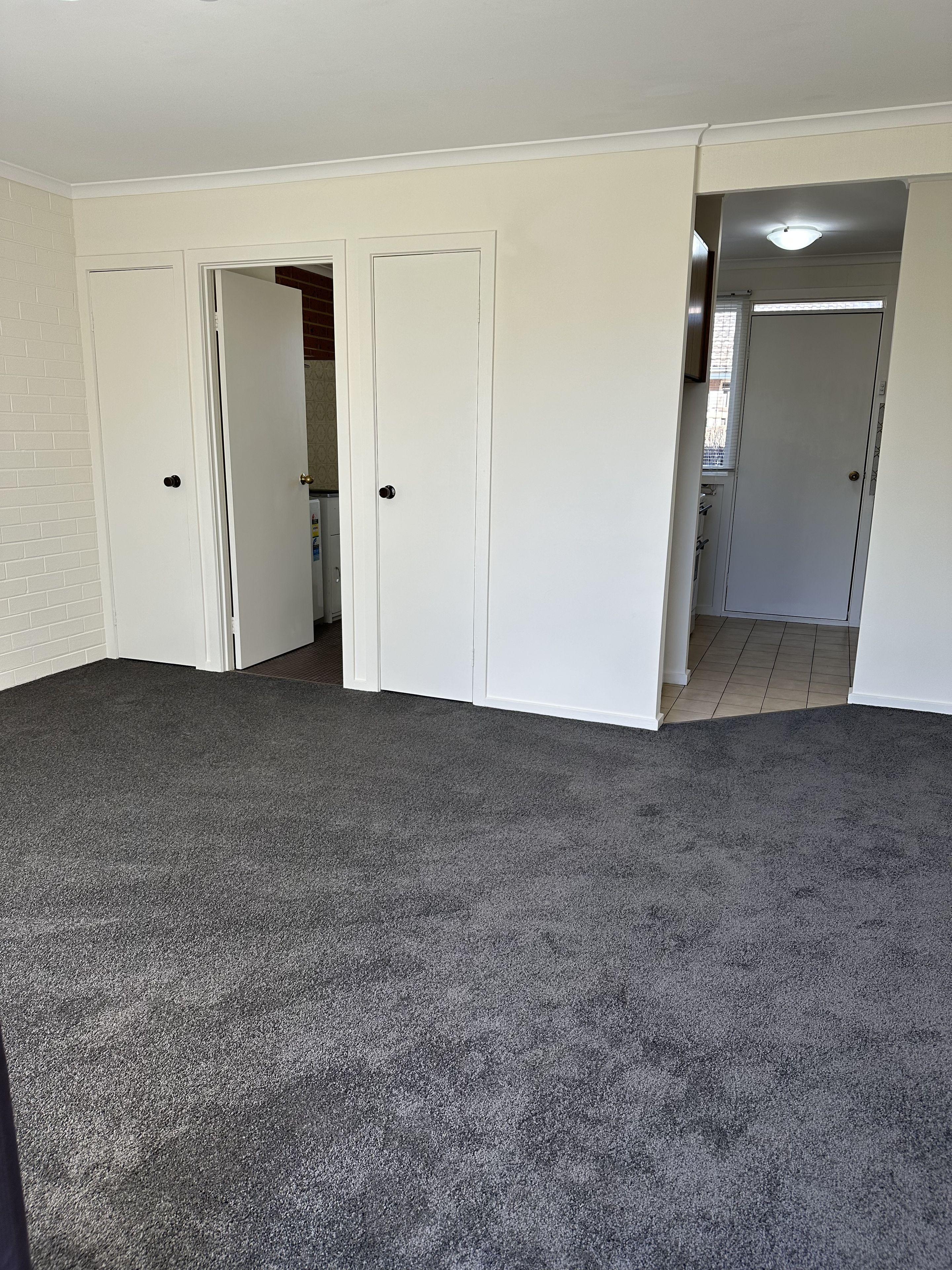 A fantastic and very clean studio apartment, suitable for one person, is now available!