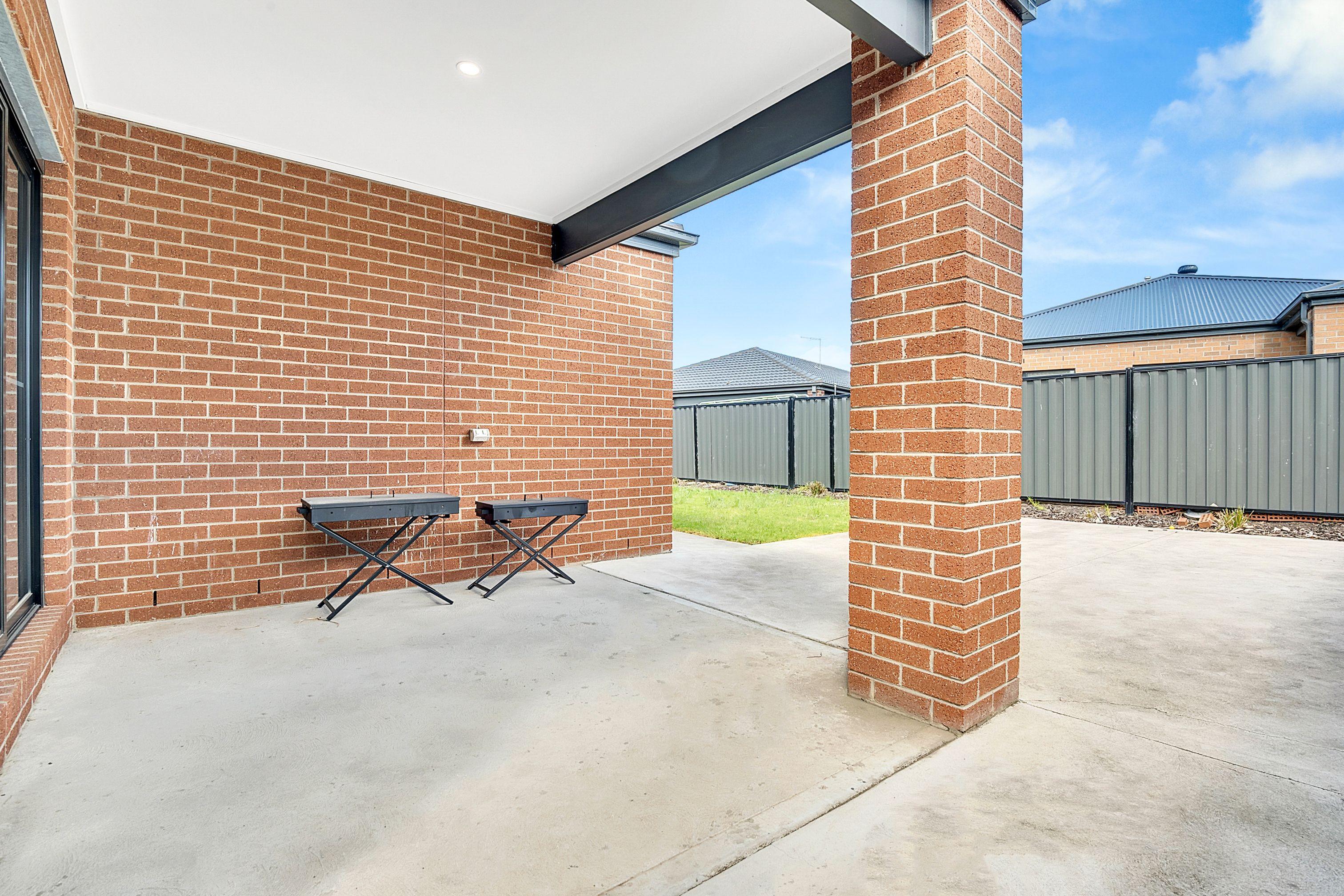 Modern Family Living with a Stylish Edge