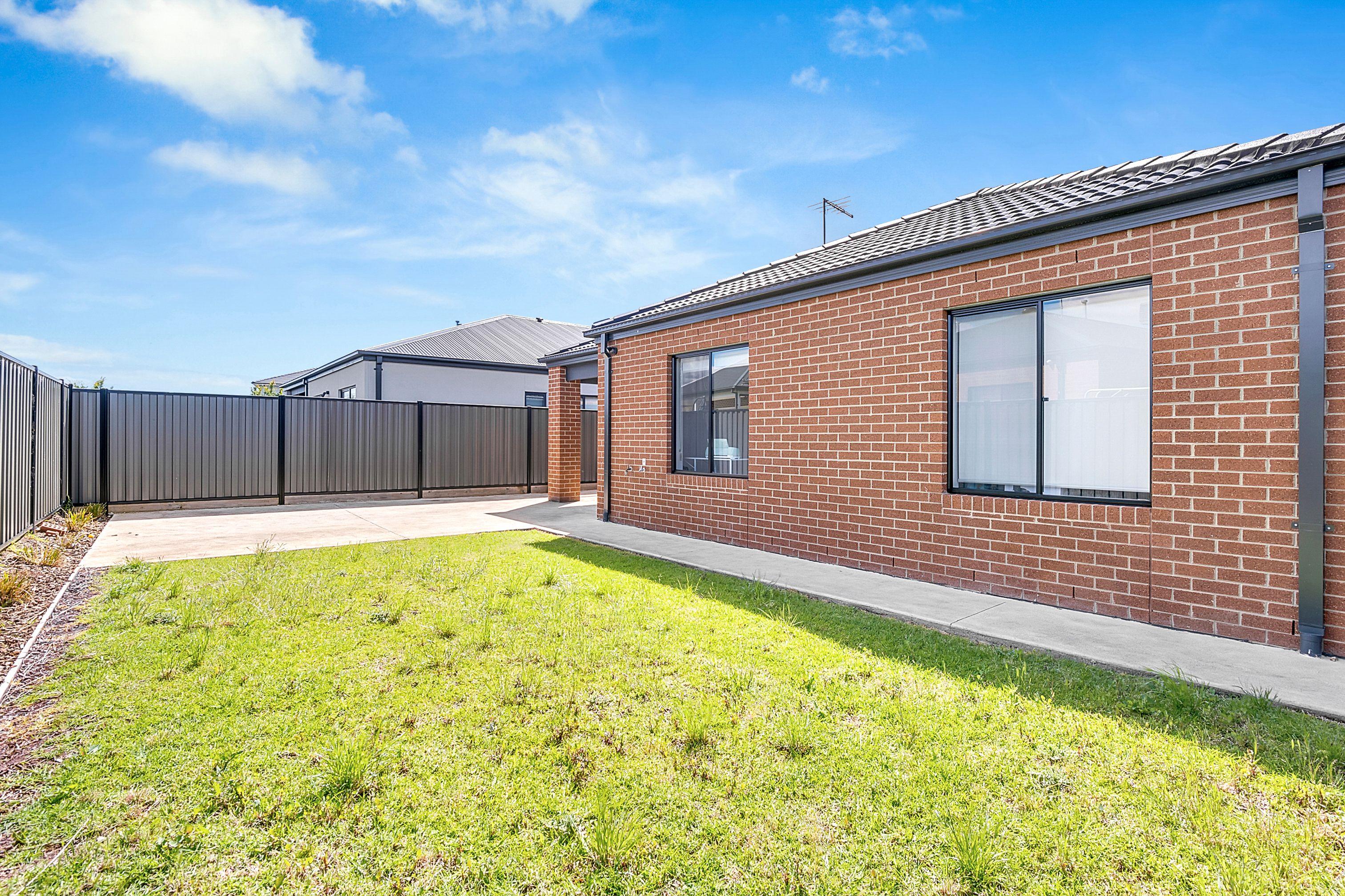 Modern Family Living with a Stylish Edge