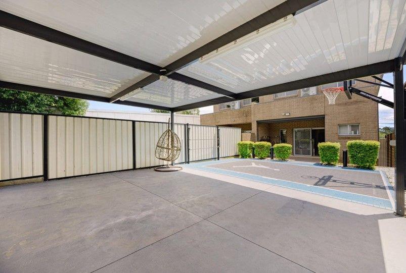 Stylishly finished duplex in Central Location !!!