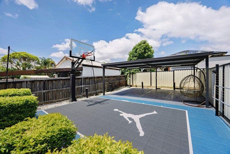 Stylishly finished duplex in Central Location !!!