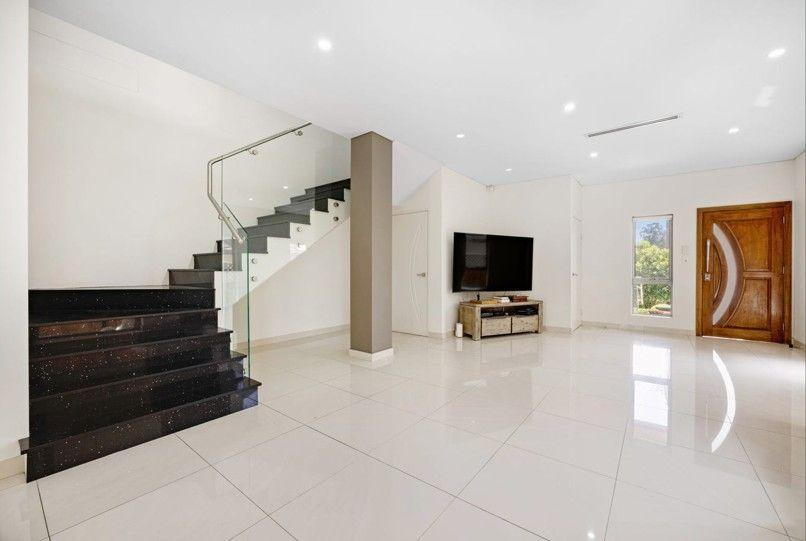 Stylishly finished duplex in Central Location !!!