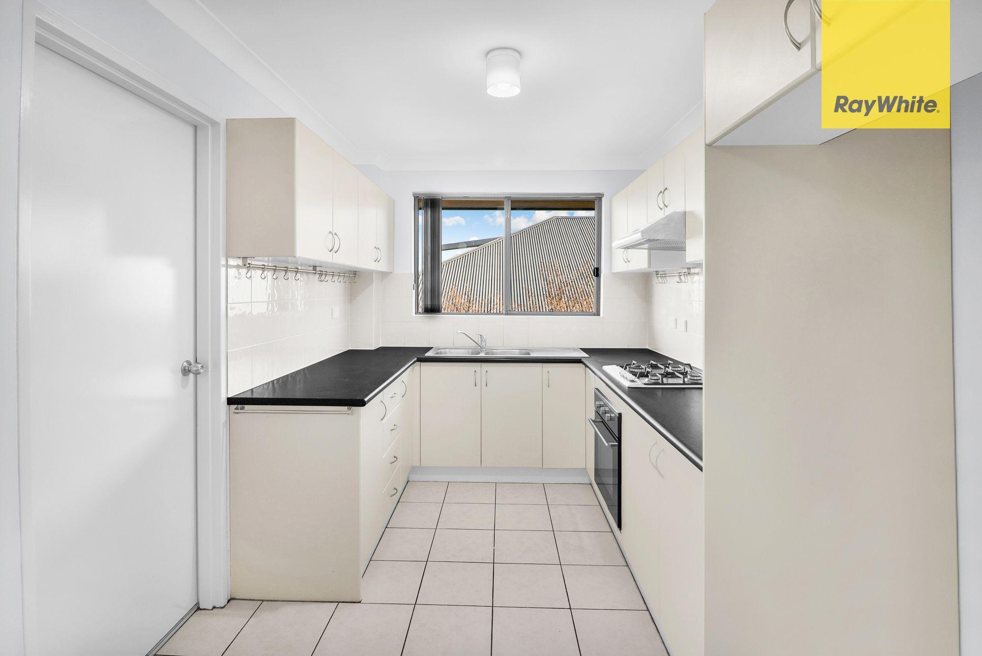 REFURBISHED UNIT IN HEART OF ST MARYS!!!