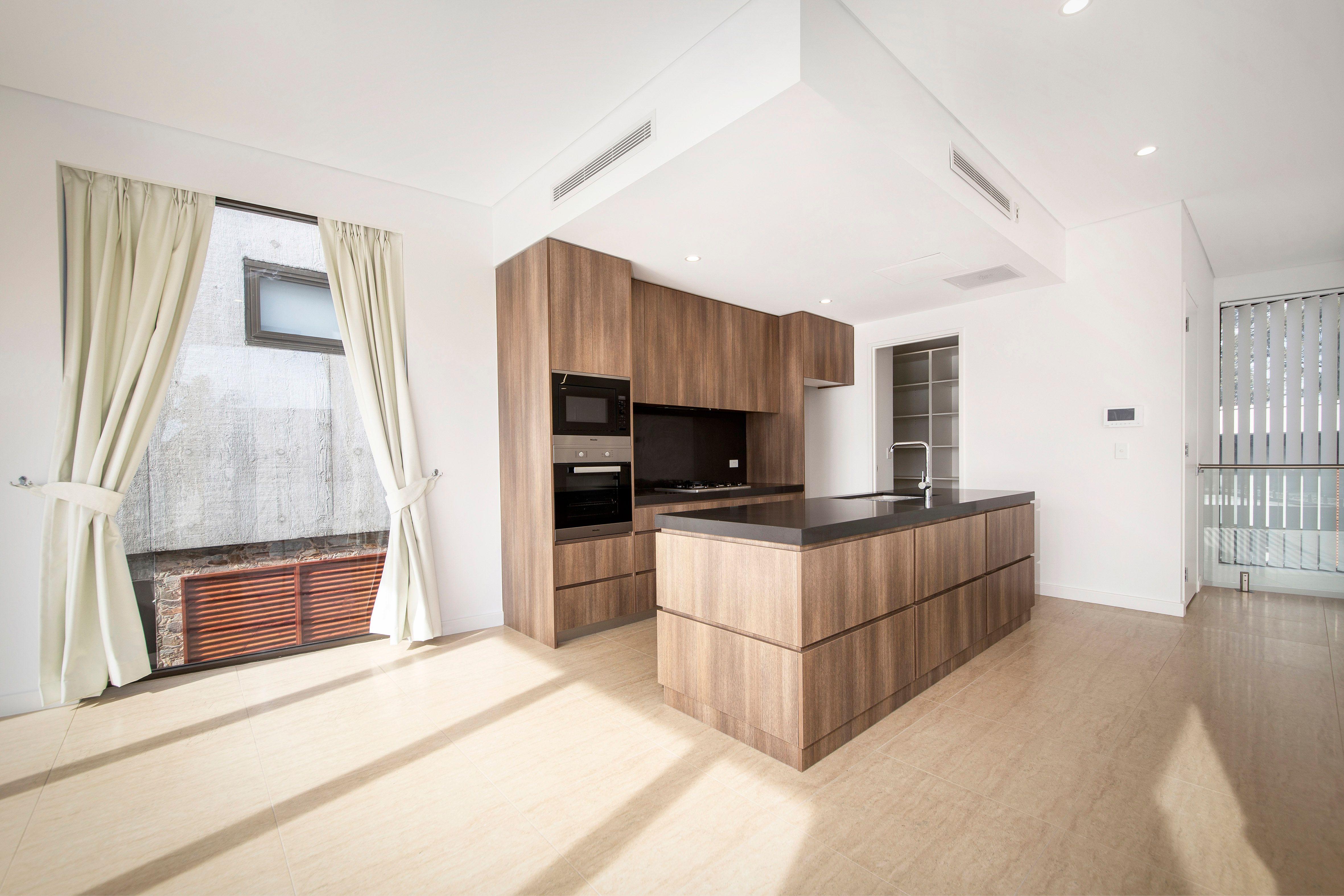 Amazing waterviews!  Executive townhouse living...