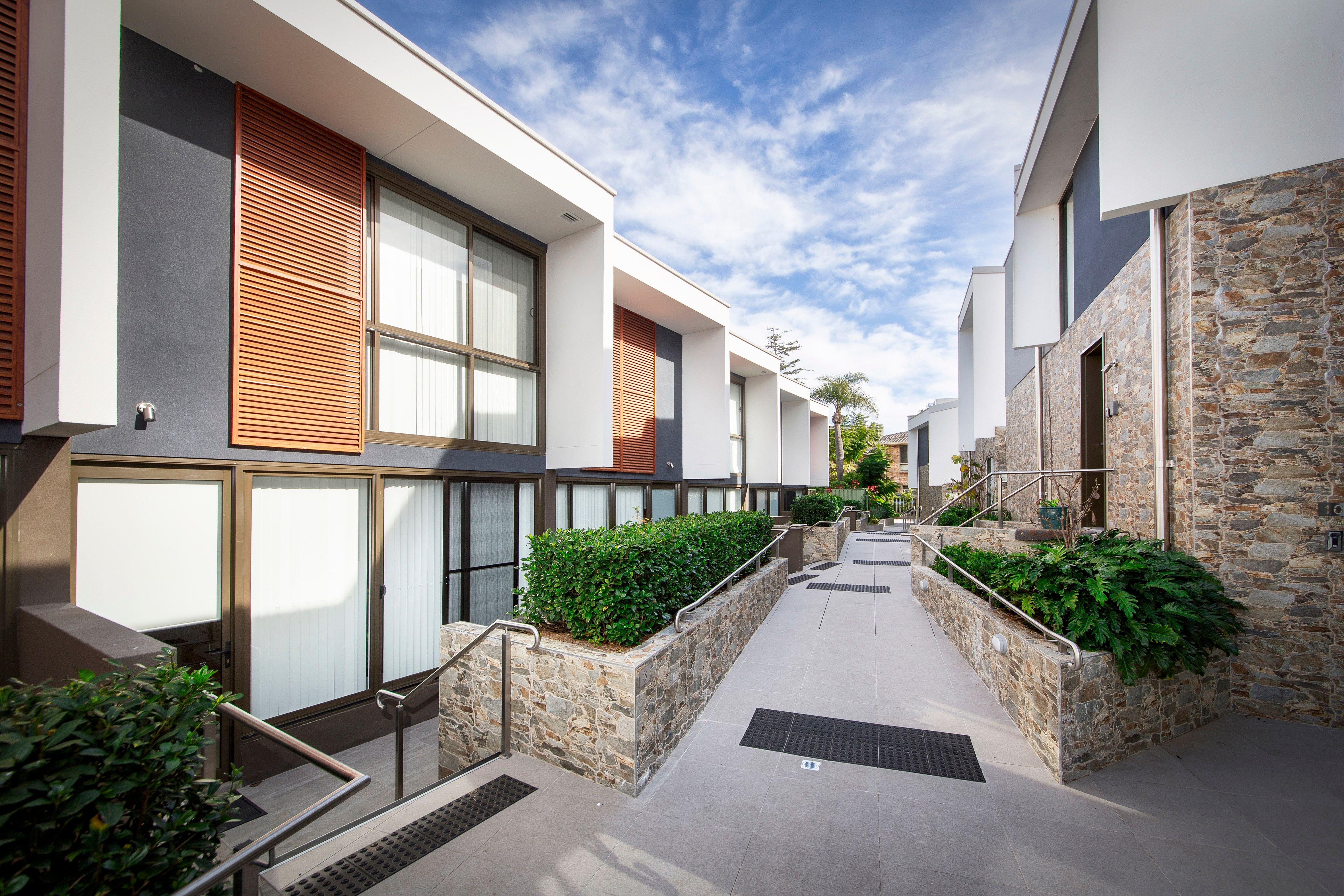 Amazing waterviews!  Executive townhouse living...