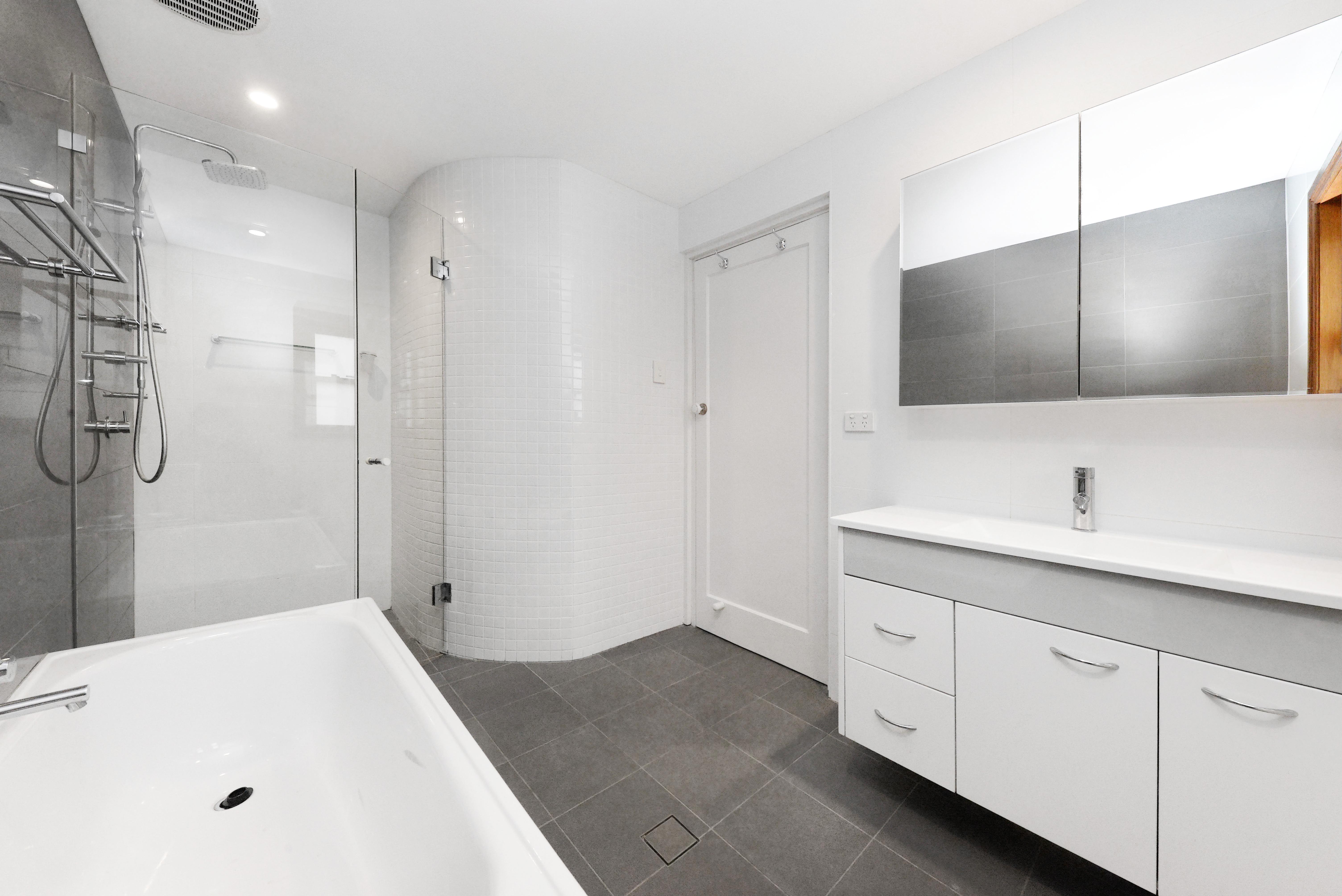 Beautiful 3 Bedroom Home With Two Living Areas And Parking