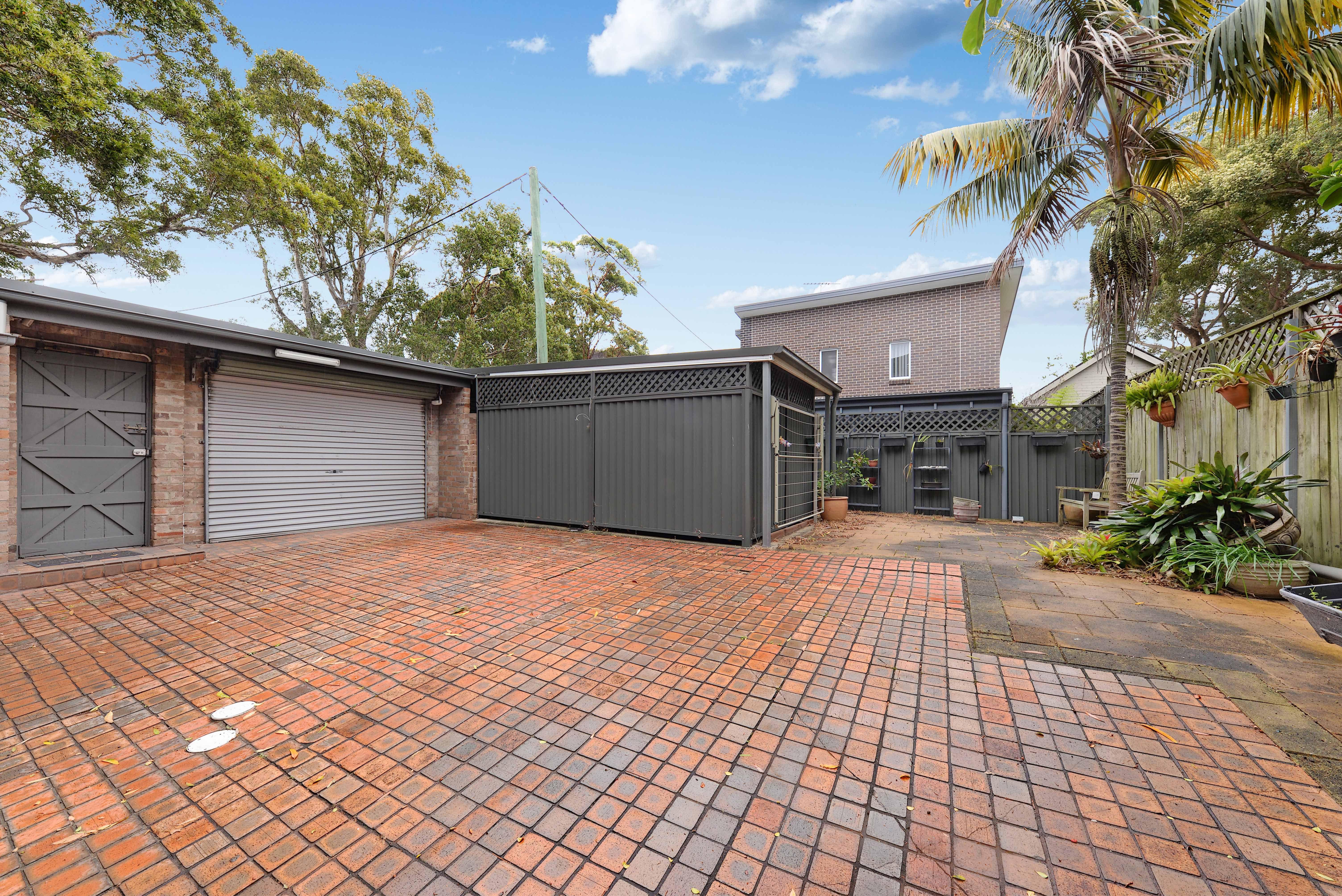 Beautiful 3 Bedroom Home With Two Living Areas And Parking