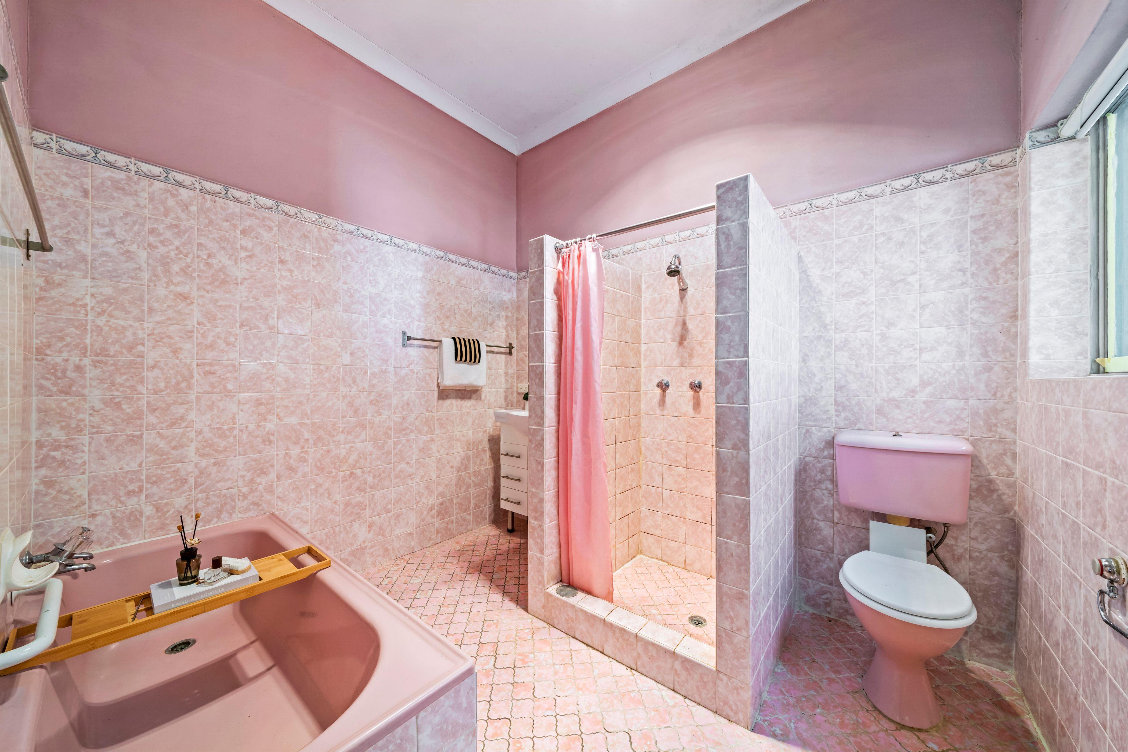 Rare | Massive |SIX bedroom | Two kitchen | Two laundry| Two Storey Family Home in the prime location