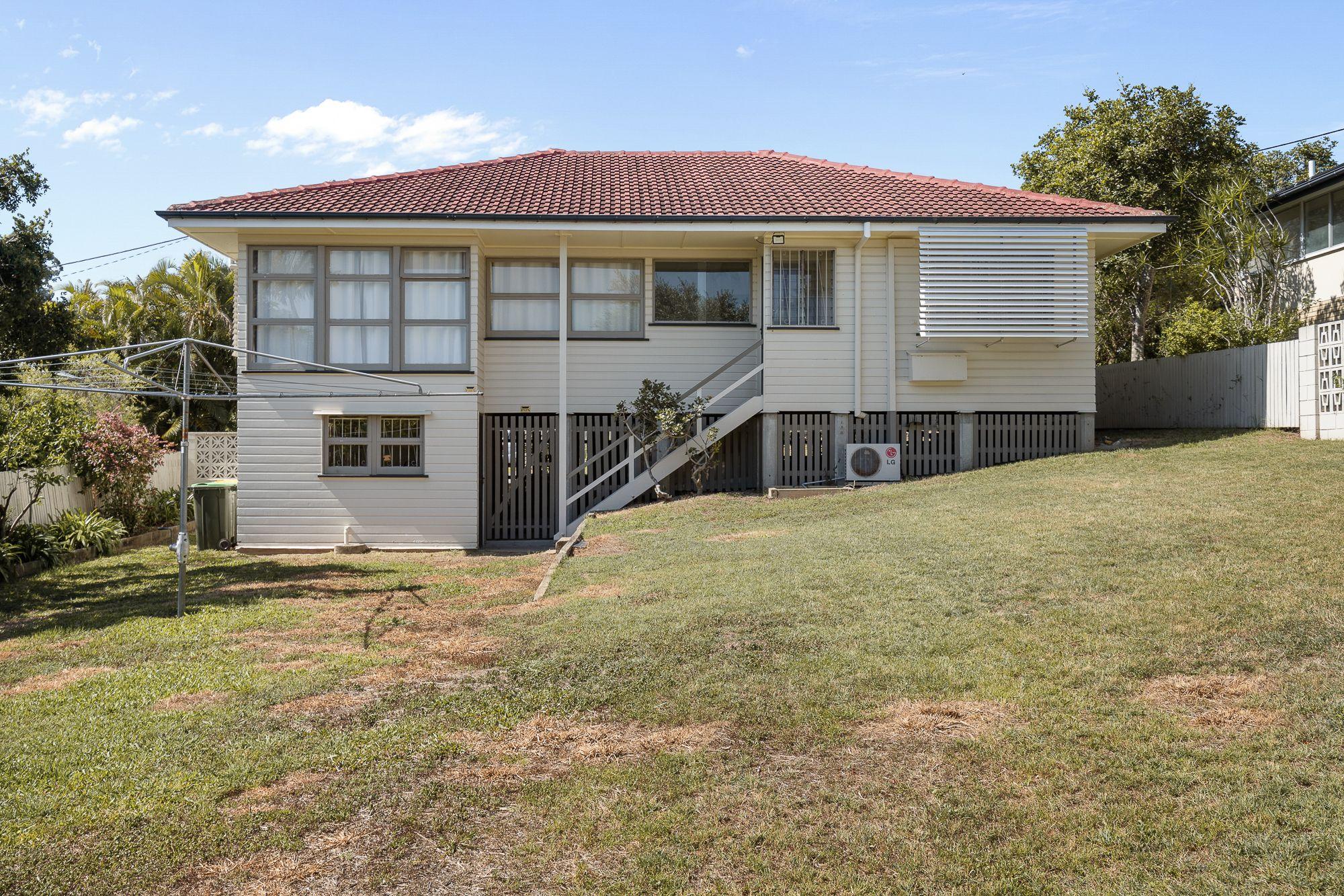 Stylish 3-Bedroom Family Home with Huge Backyard