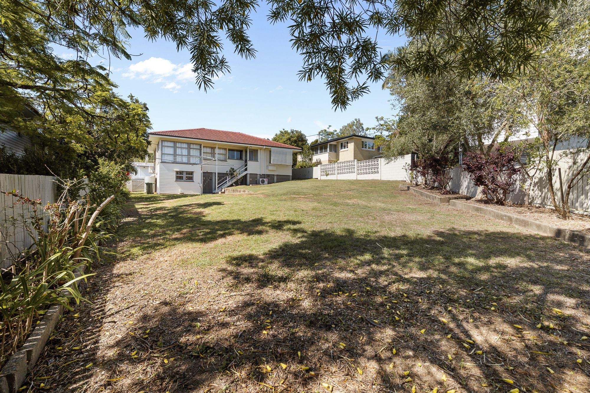 Stylish 3-Bedroom Family Home with Huge Backyard