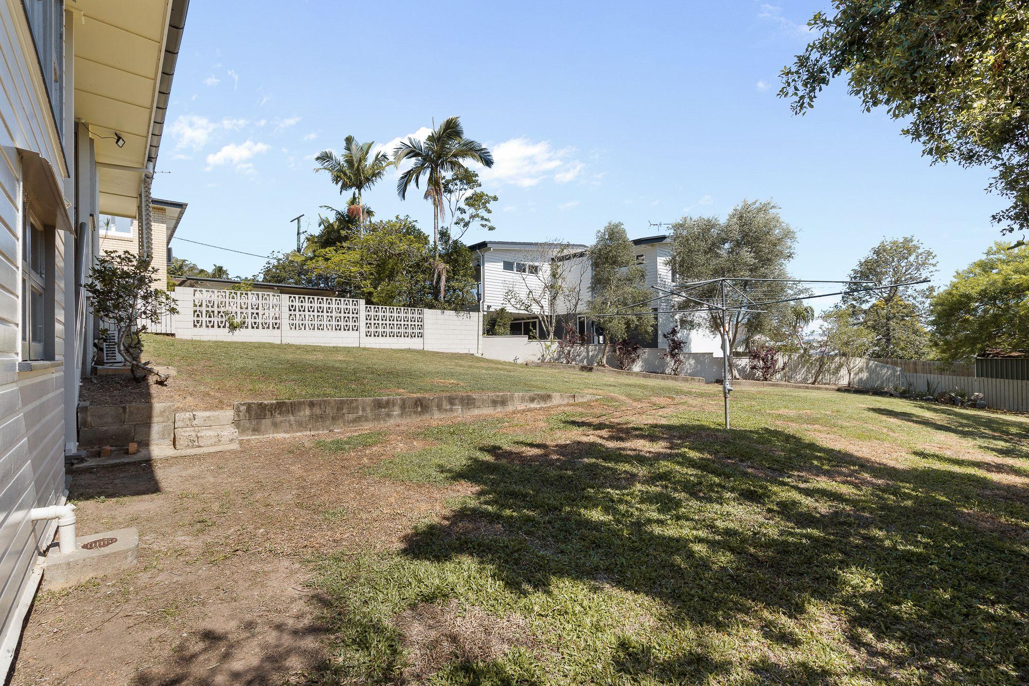 Stylish 3-Bedroom Family Home with Huge Backyard