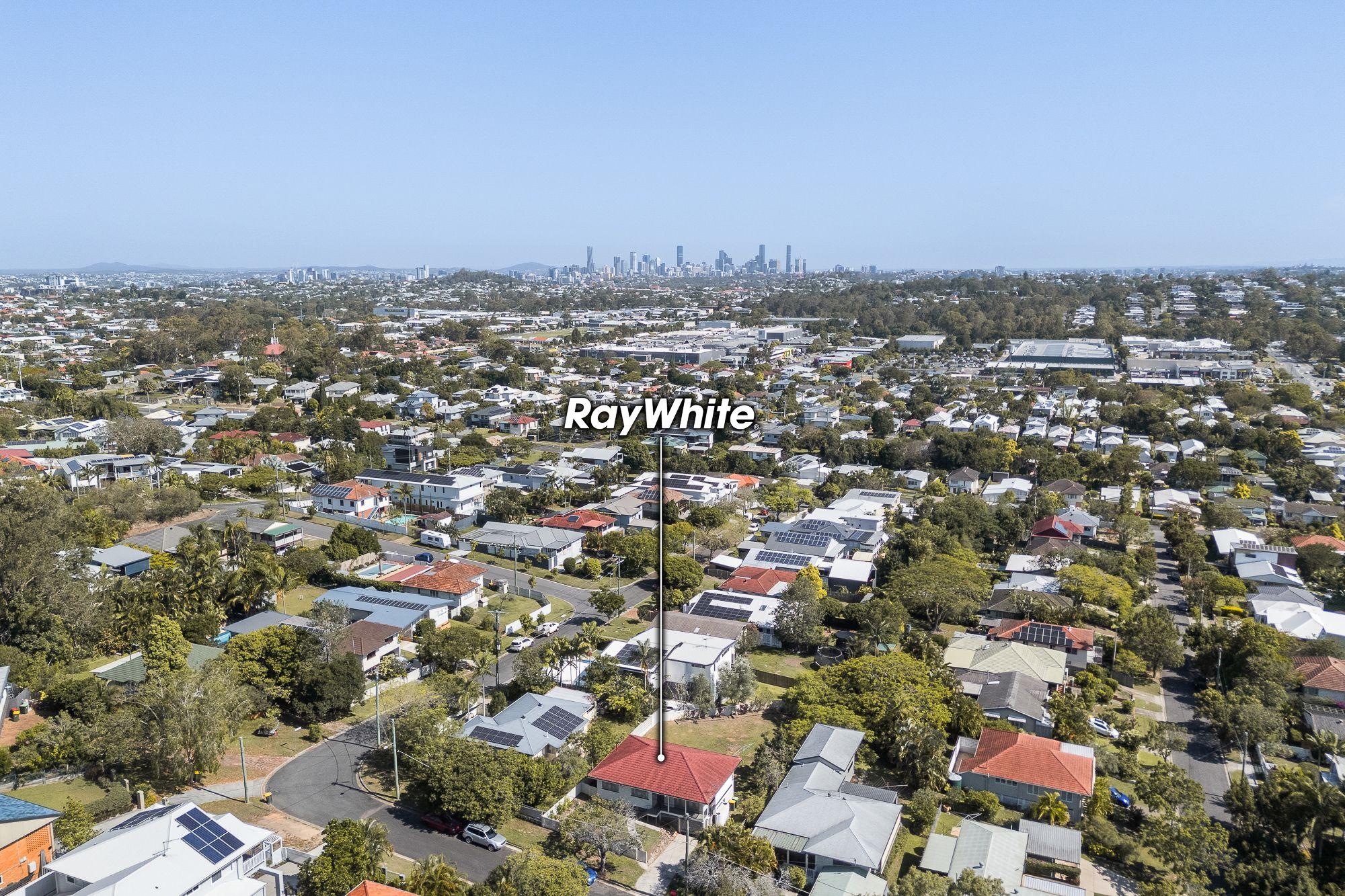 Stylish 3-Bedroom Family Home with Huge Backyard