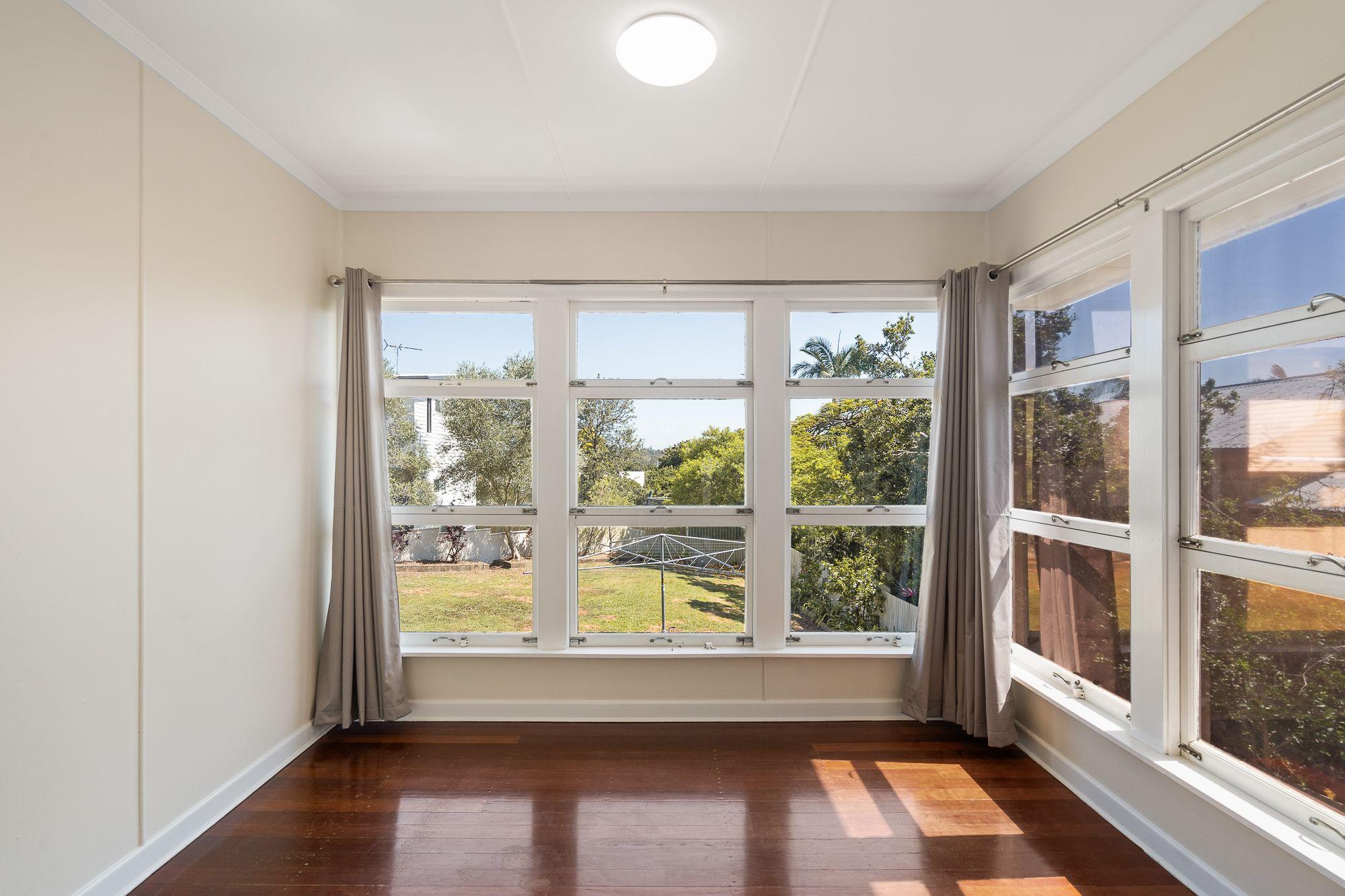 Stylish 3-Bedroom Family Home with Huge Backyard