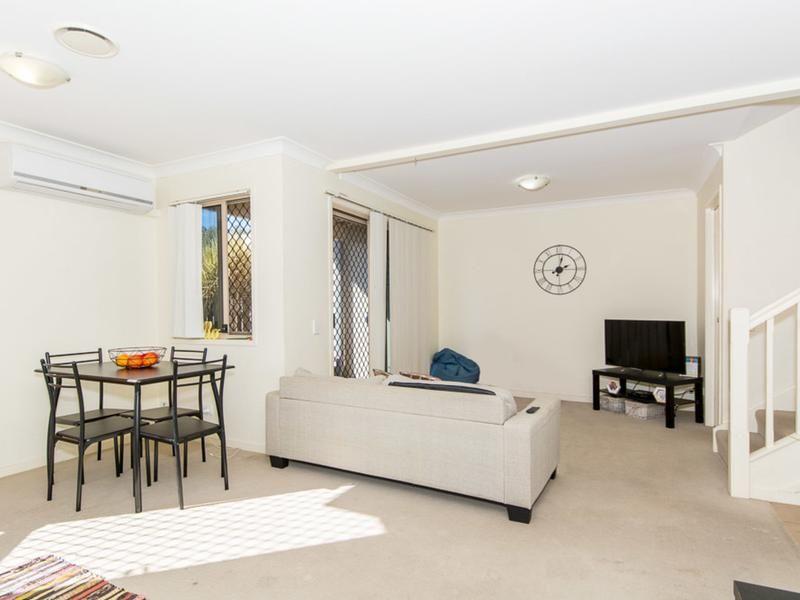 Stylish 3-Bedroom Townhouse with Private Courtyard & Balcony