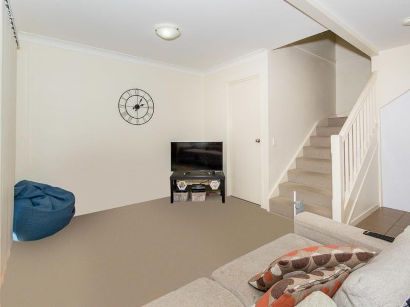 Stylish 3-Bedroom Townhouse with Private Courtyard & Balcony