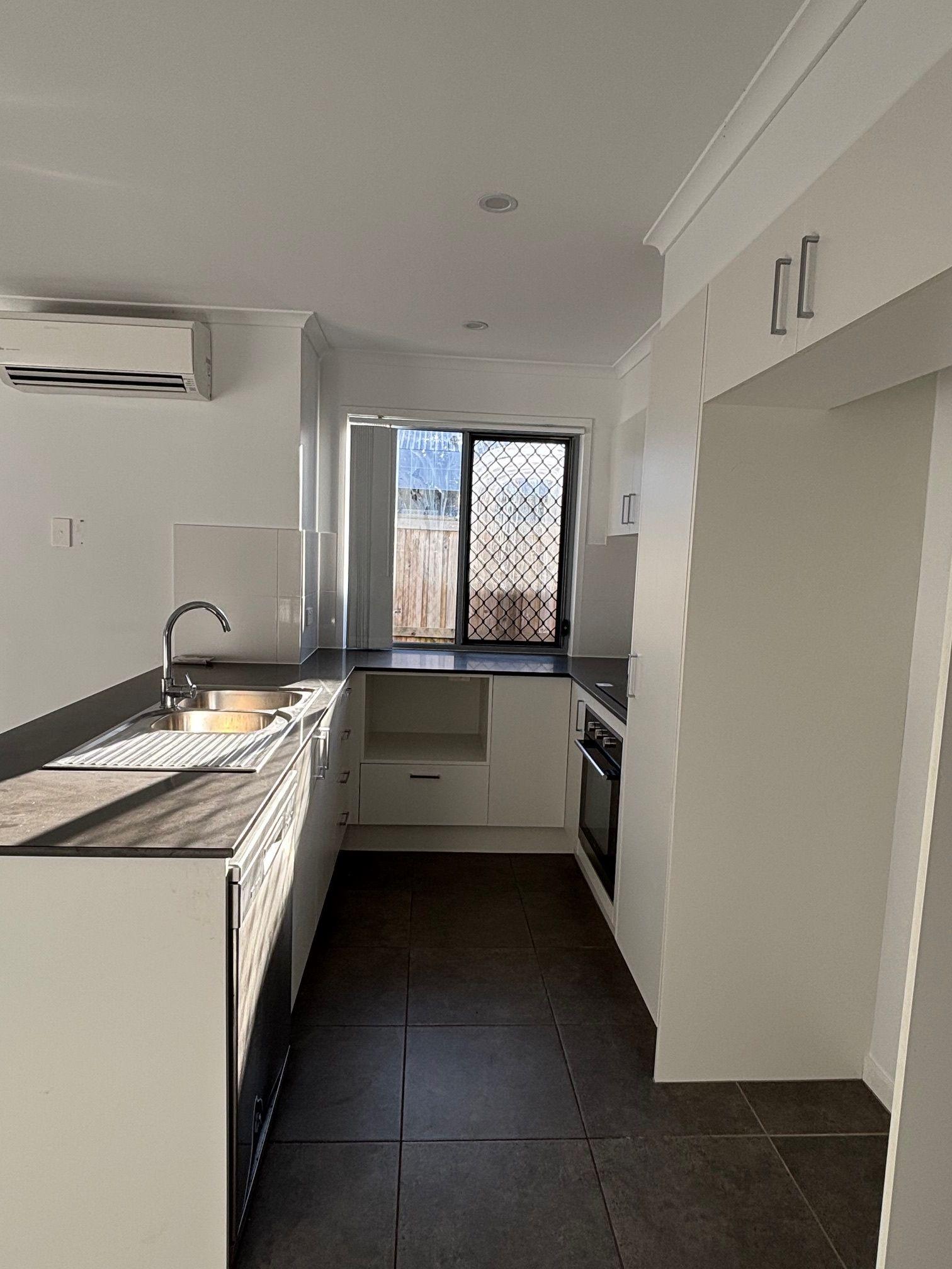 Prop-GPT: DuplexSemi-detached: QLD Kallangur, QLD 4503 Home For Rent