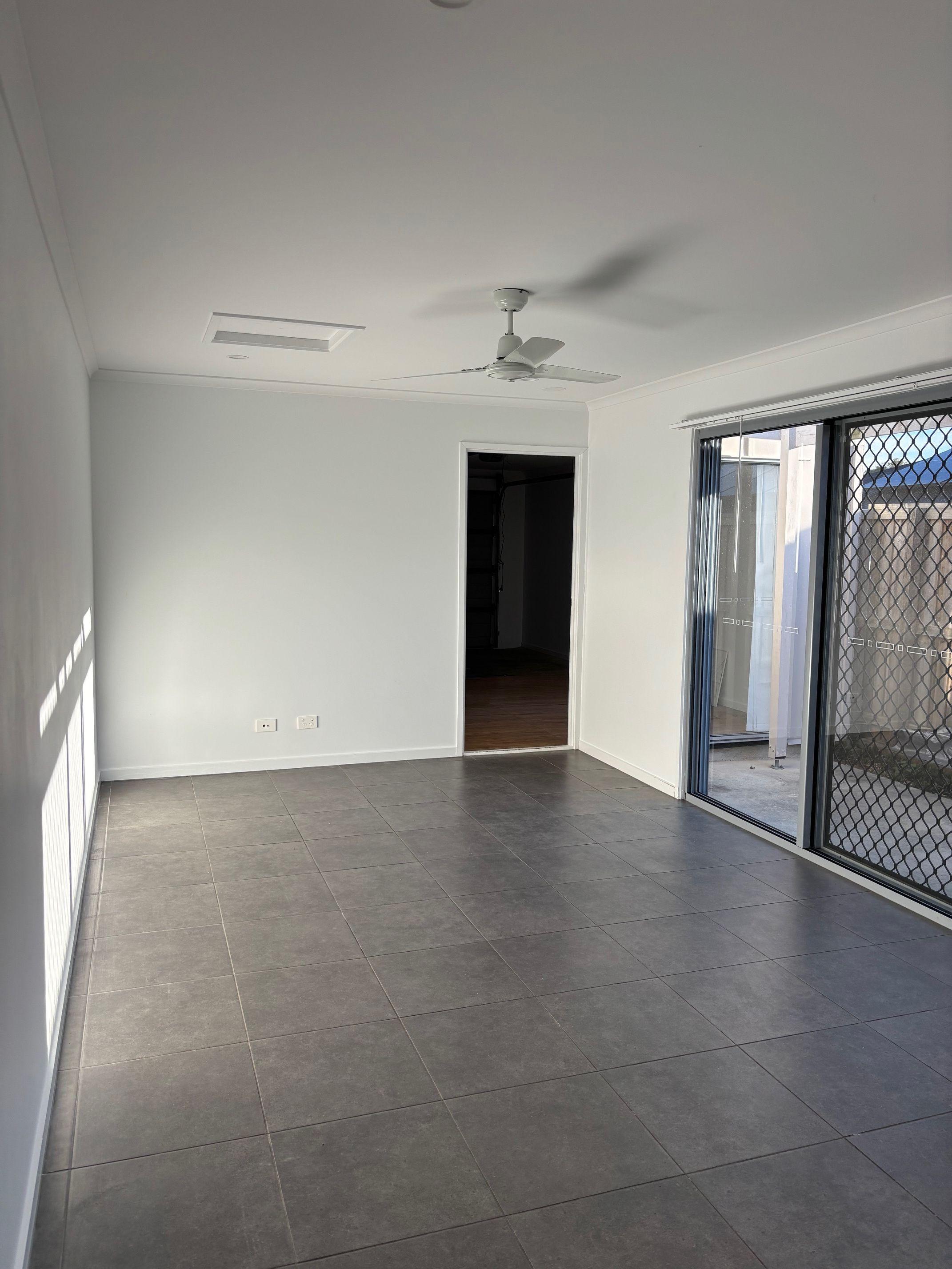 DuplexSemi-detached for Rent: Kallangur, QLD 4503, QLD, 4503