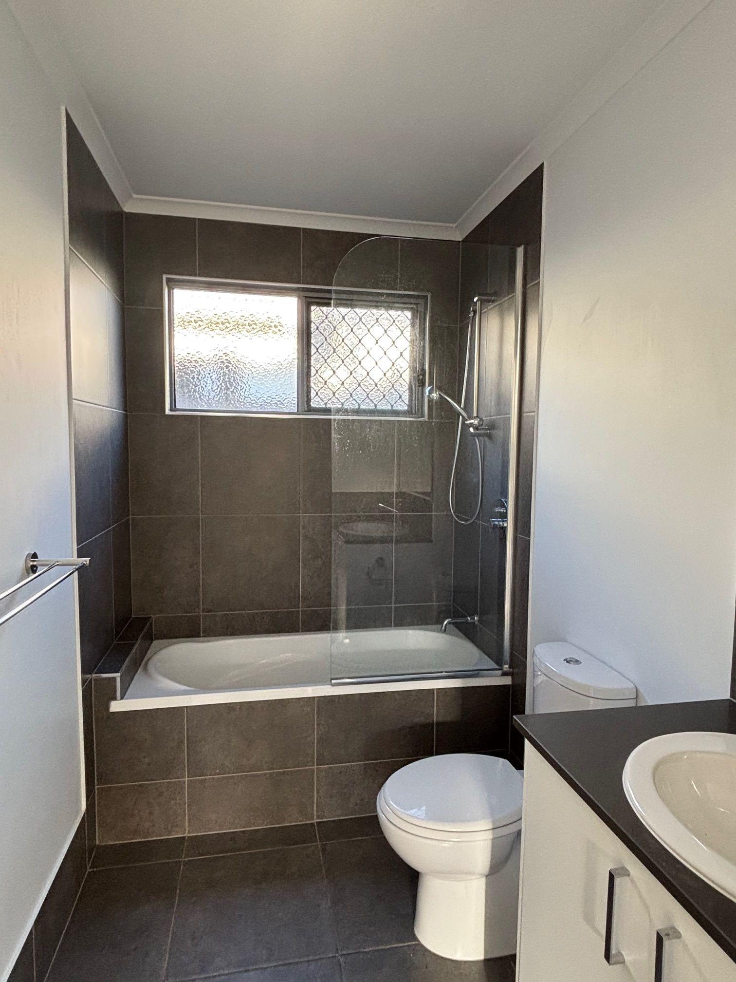 DuplexSemi-detached for Rent: Kallangur, QLD 4503, QLD, 4503