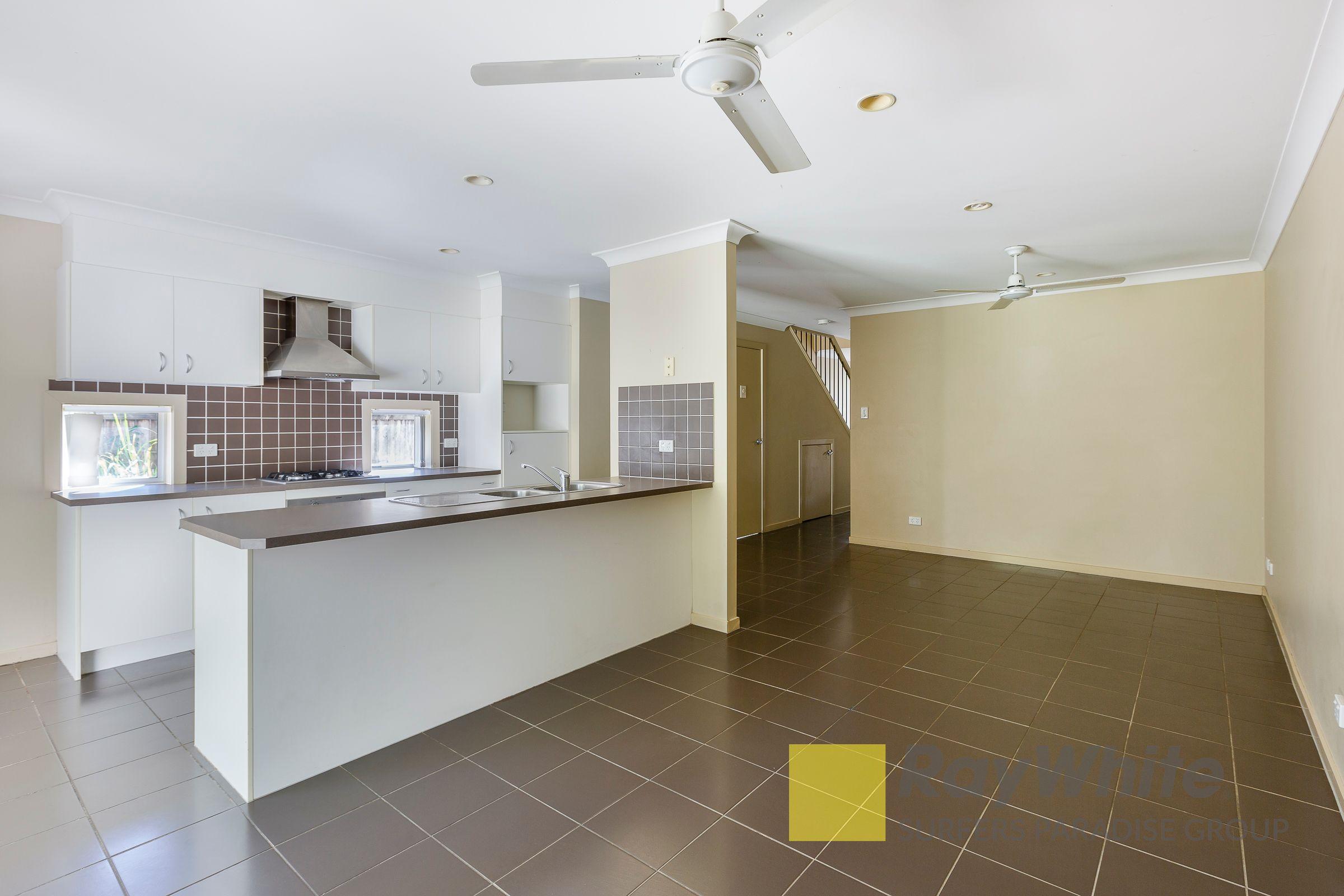 Townhouse for Rent: Upper Coomera, QLD 4209, QLD, 4209