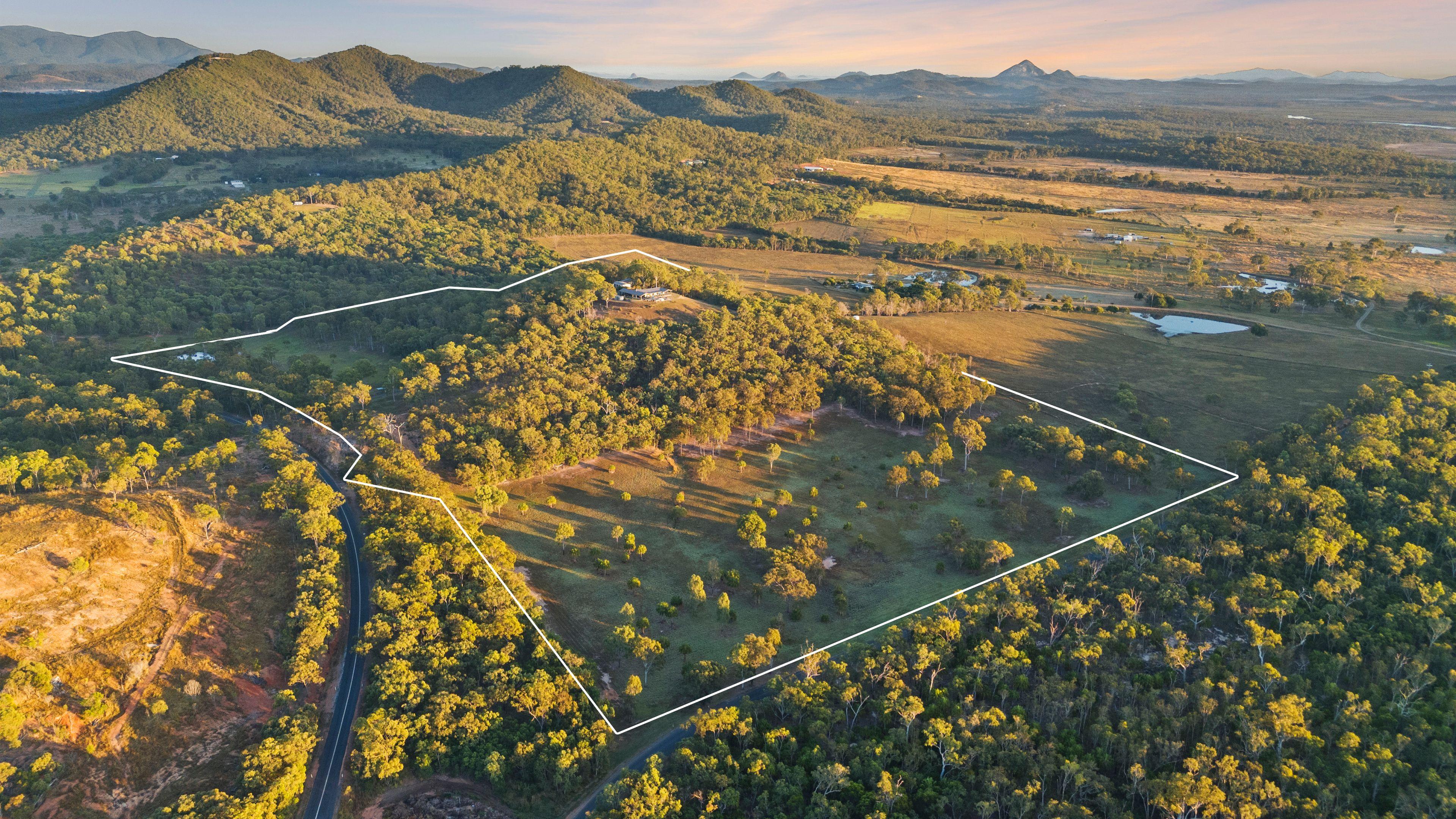 A Private Hilltop Retreat with Panoramic Ocean & Country Views
