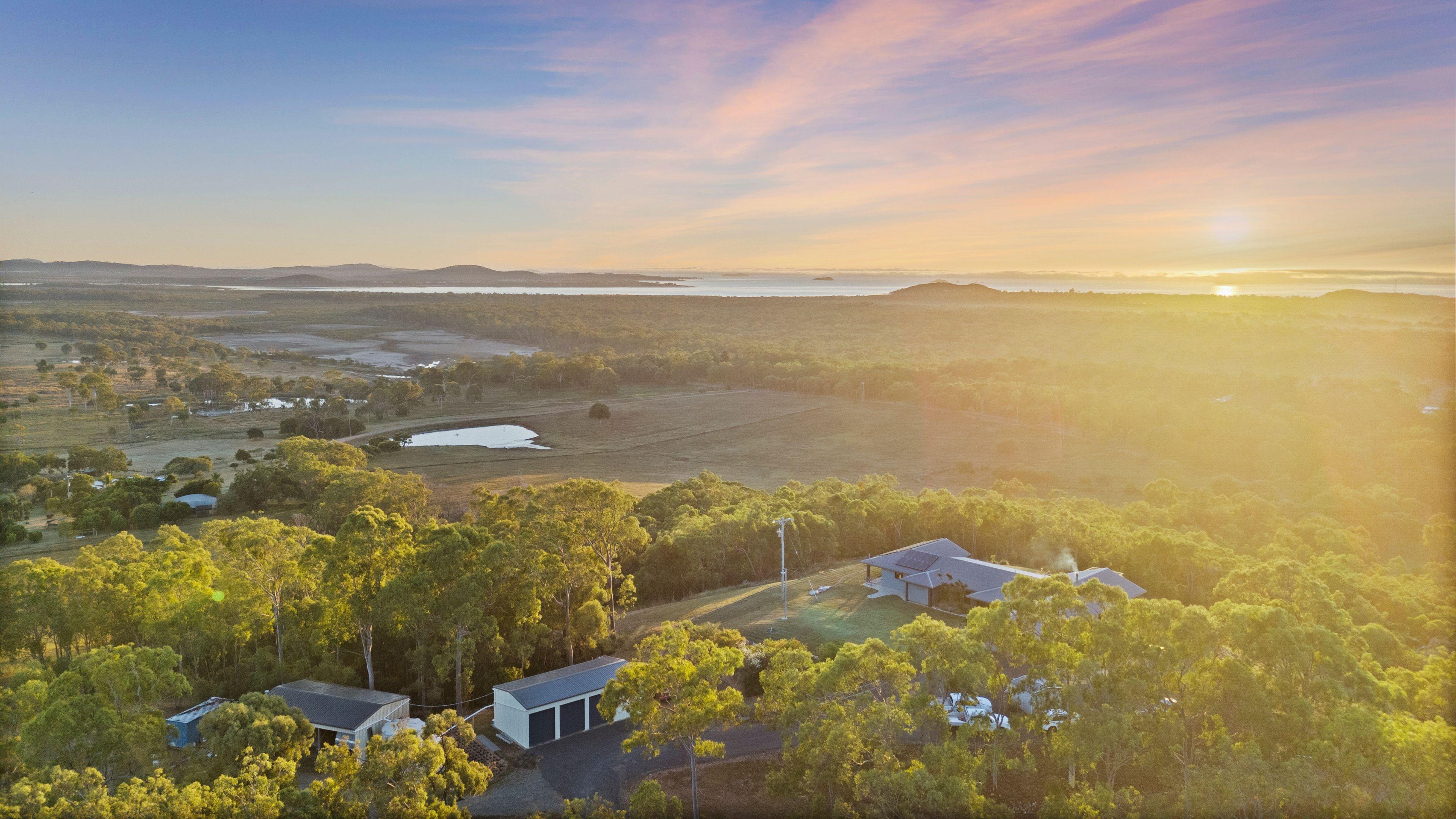 A Private Hilltop Retreat with Panoramic Ocean & Country Views