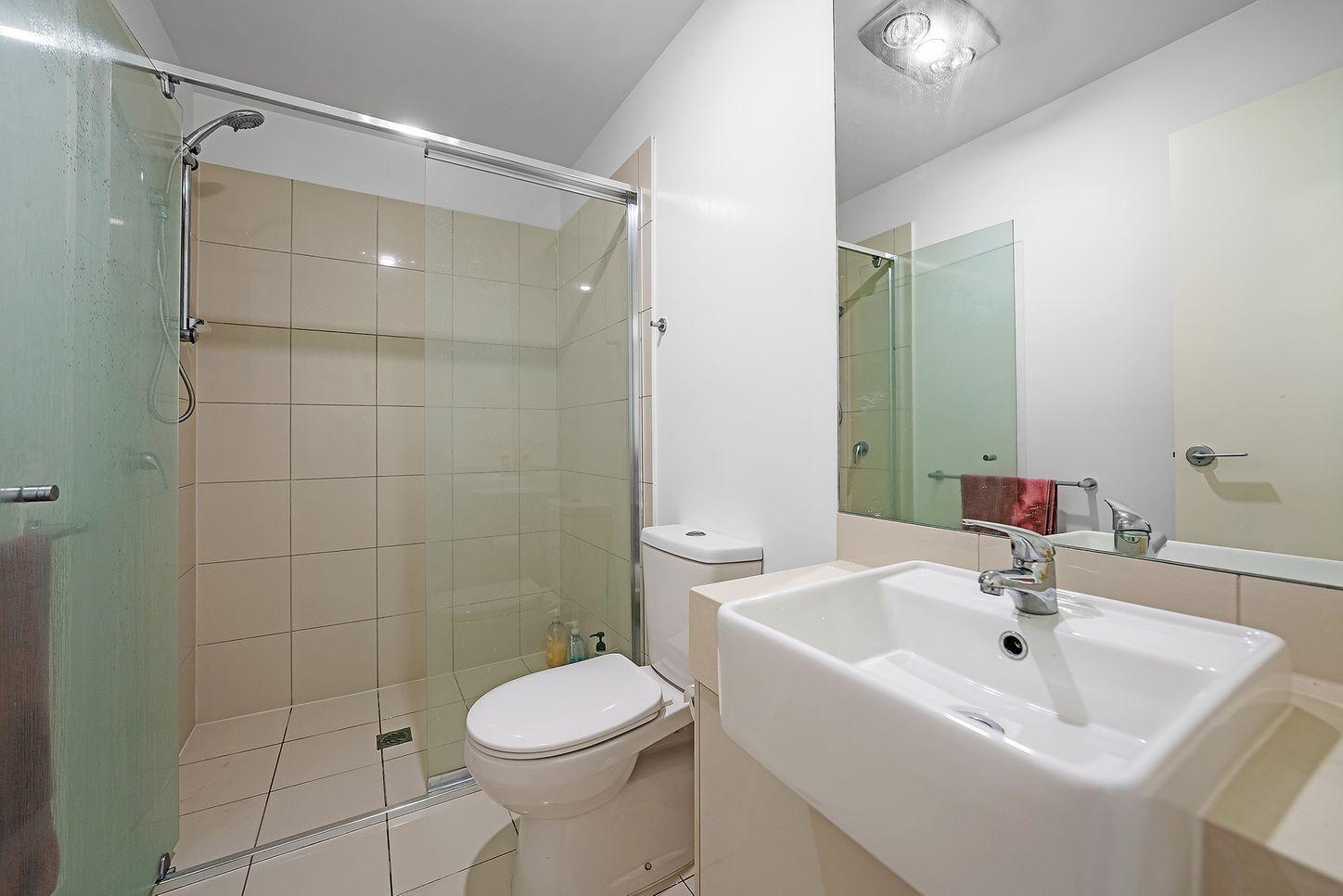 16/5036 Emerald Island Drive, CARRARA, QLD 4211 - Townhouse for Rent - harcourts.net