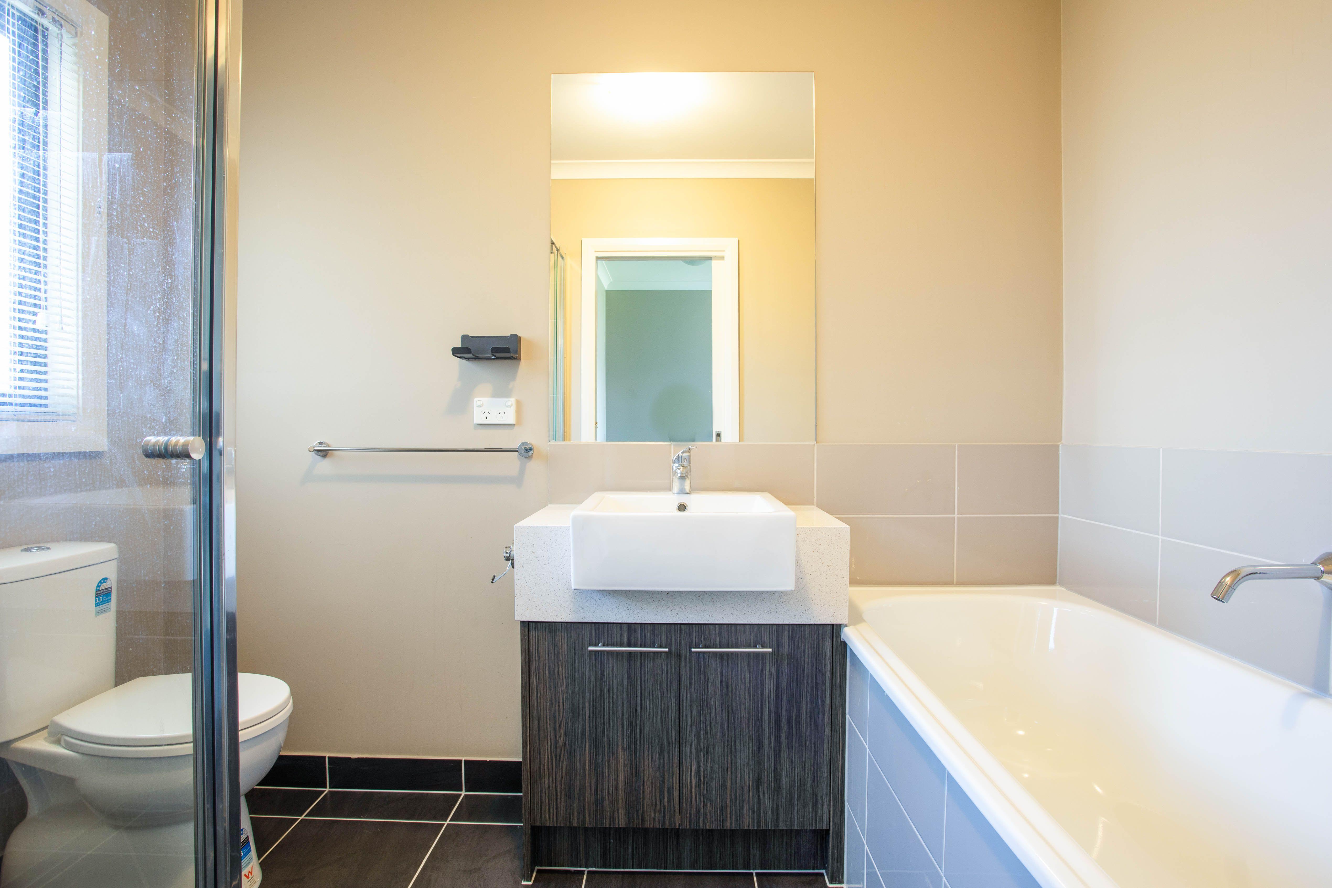 Townhouse for Rent: Broadmeadows, VIC 3047, VIC, 3047