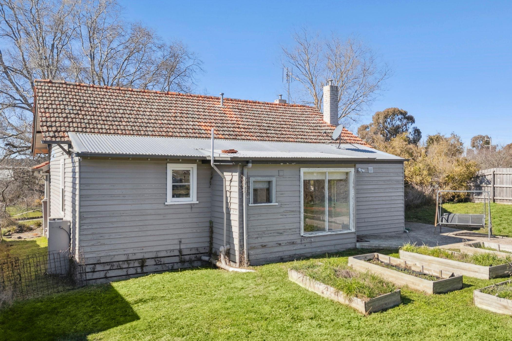 Neat & Tidy Home in Excellent Location