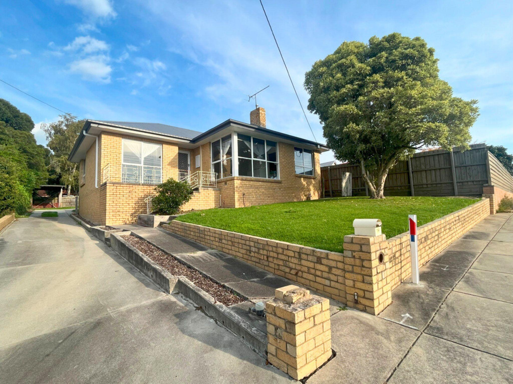Prop-GPT: House: VIC Korumburra, VIC 3950 Home For Rent