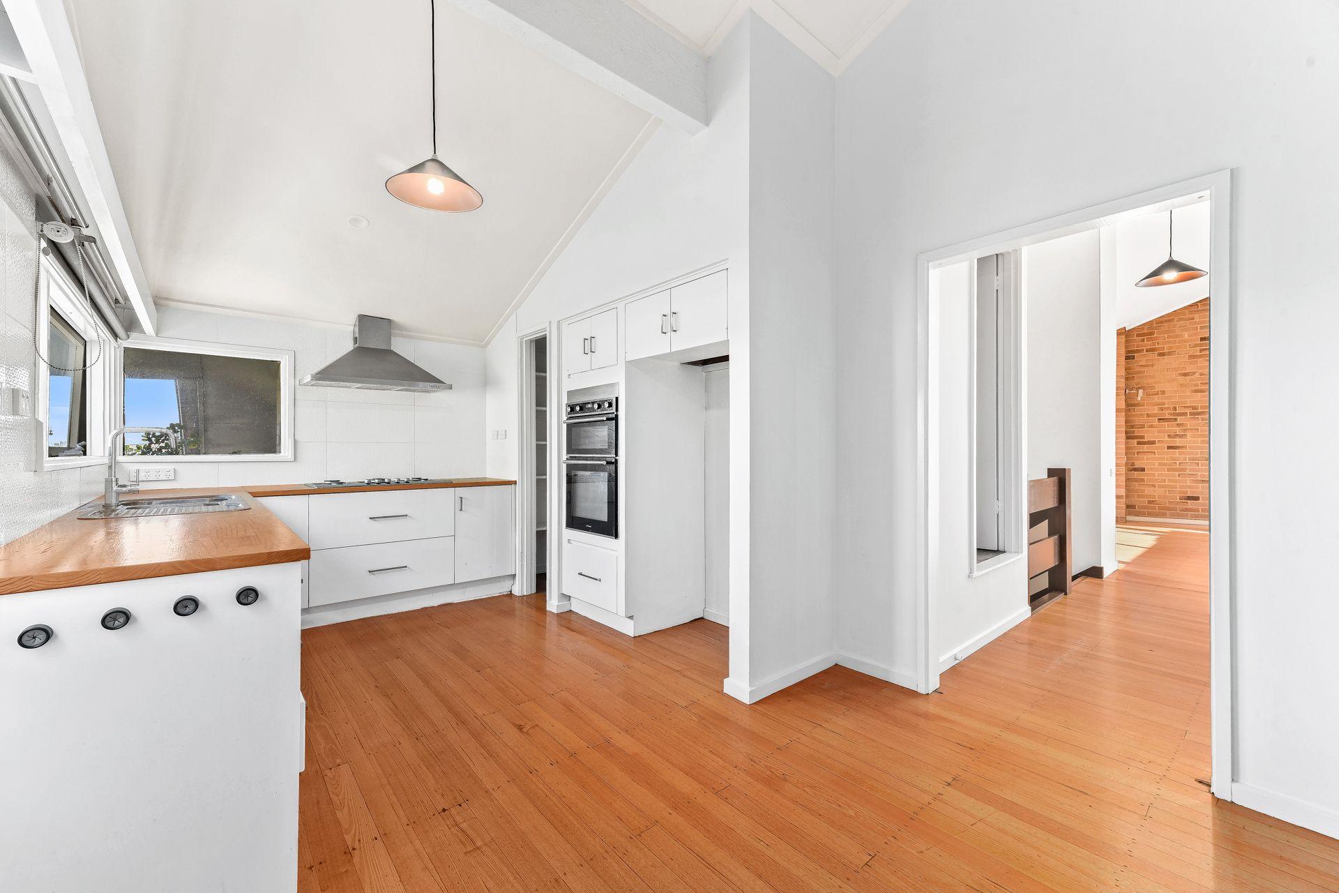 Prop-GPT: House: VIC Frankston, VIC 3199 Home For Rent