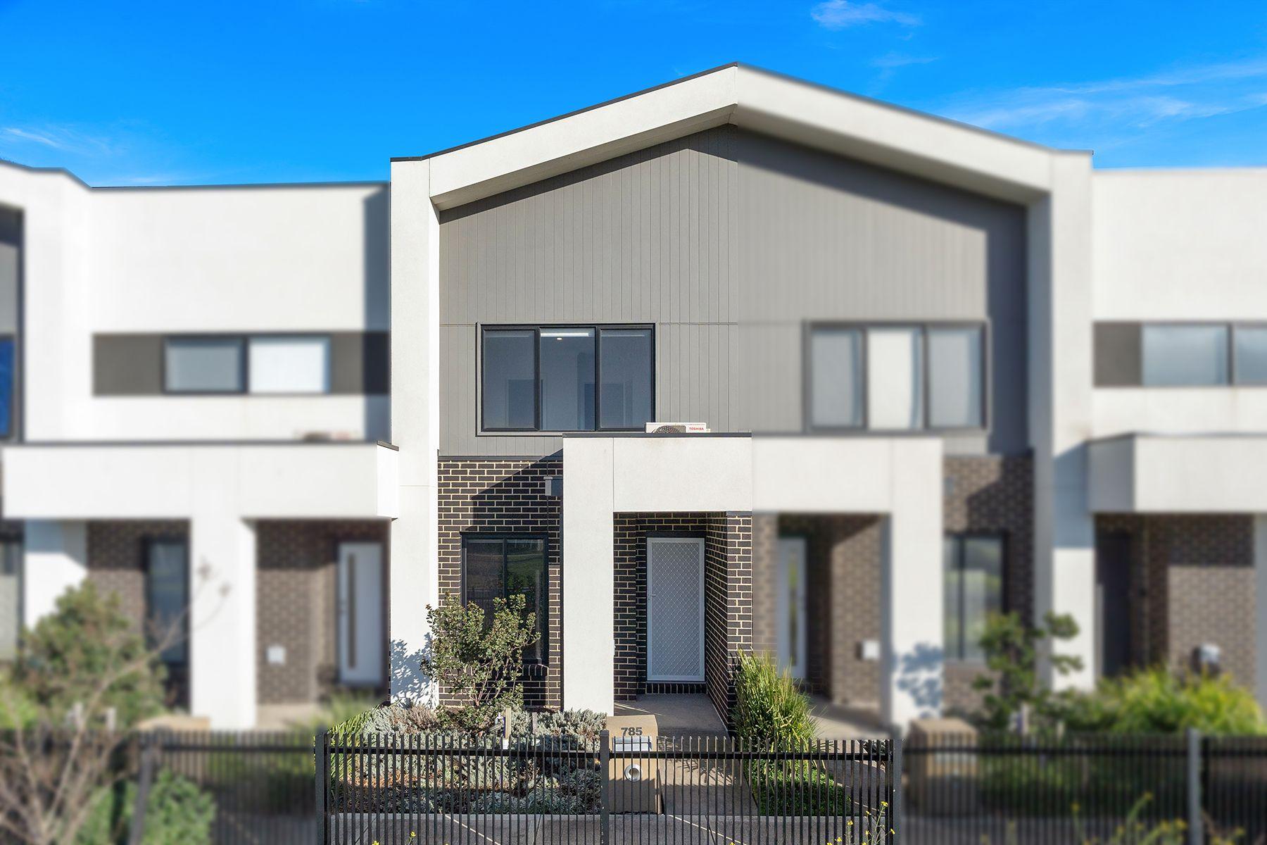 Prop-GPT: Townhouse: VIC Craigieburn, VIC 3064 Home For Rent