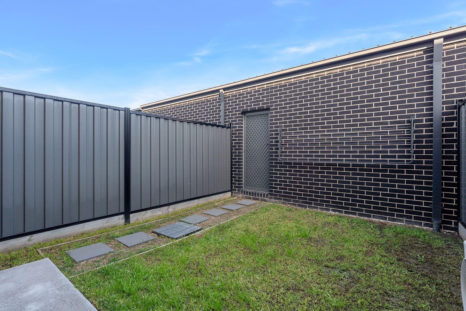 Townhouse for Rent: Craigieburn, VIC 3064, VIC, 3064