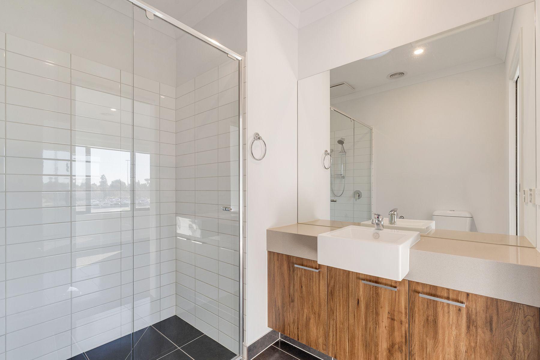 Townhouse for Rent: Craigieburn, VIC 3064, VIC, 3064