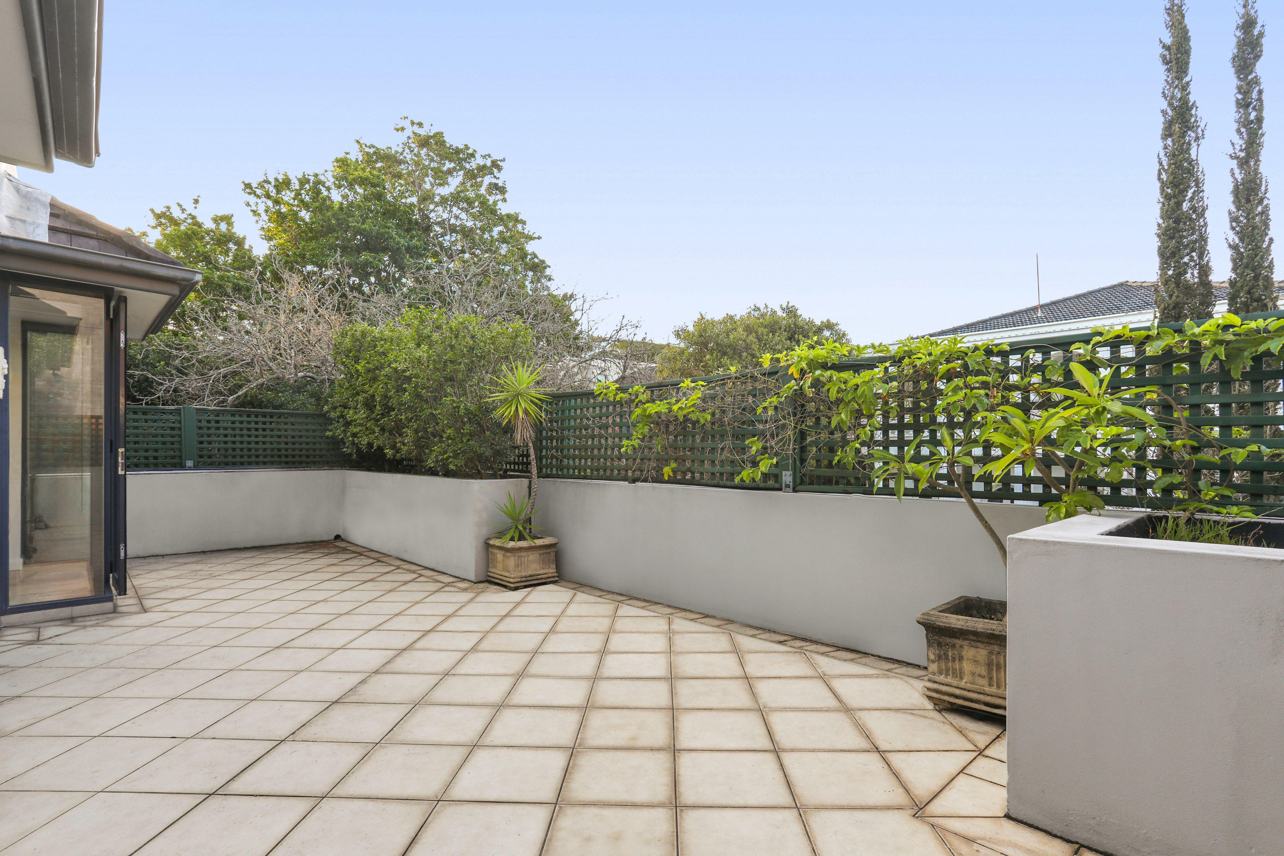 Luxurious Dual-Level Penthouse