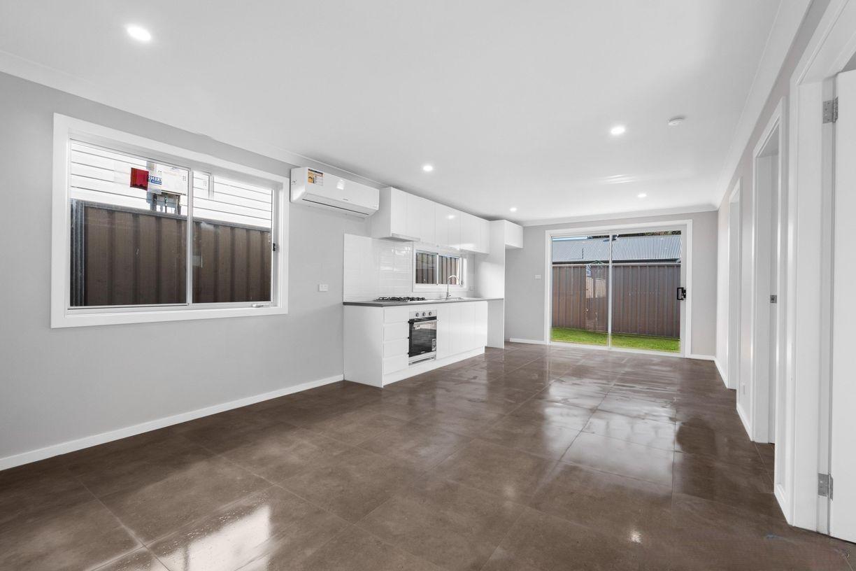 2 BEDROOM GRANNY FLAT WITH LARGE STORAGE ROOM