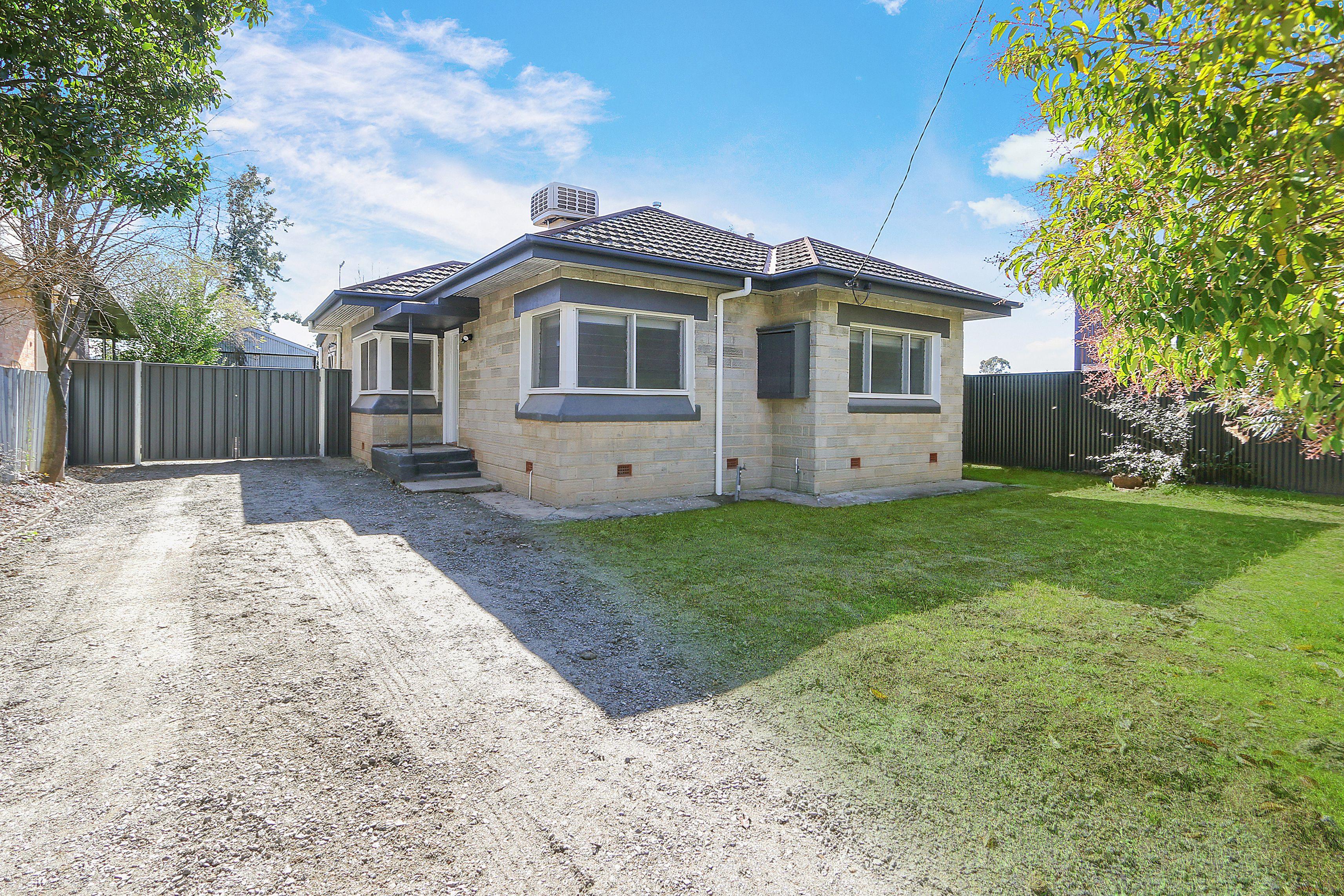Prop-GPT: House: NSW North Albury, NSW 2640 Home For Rent