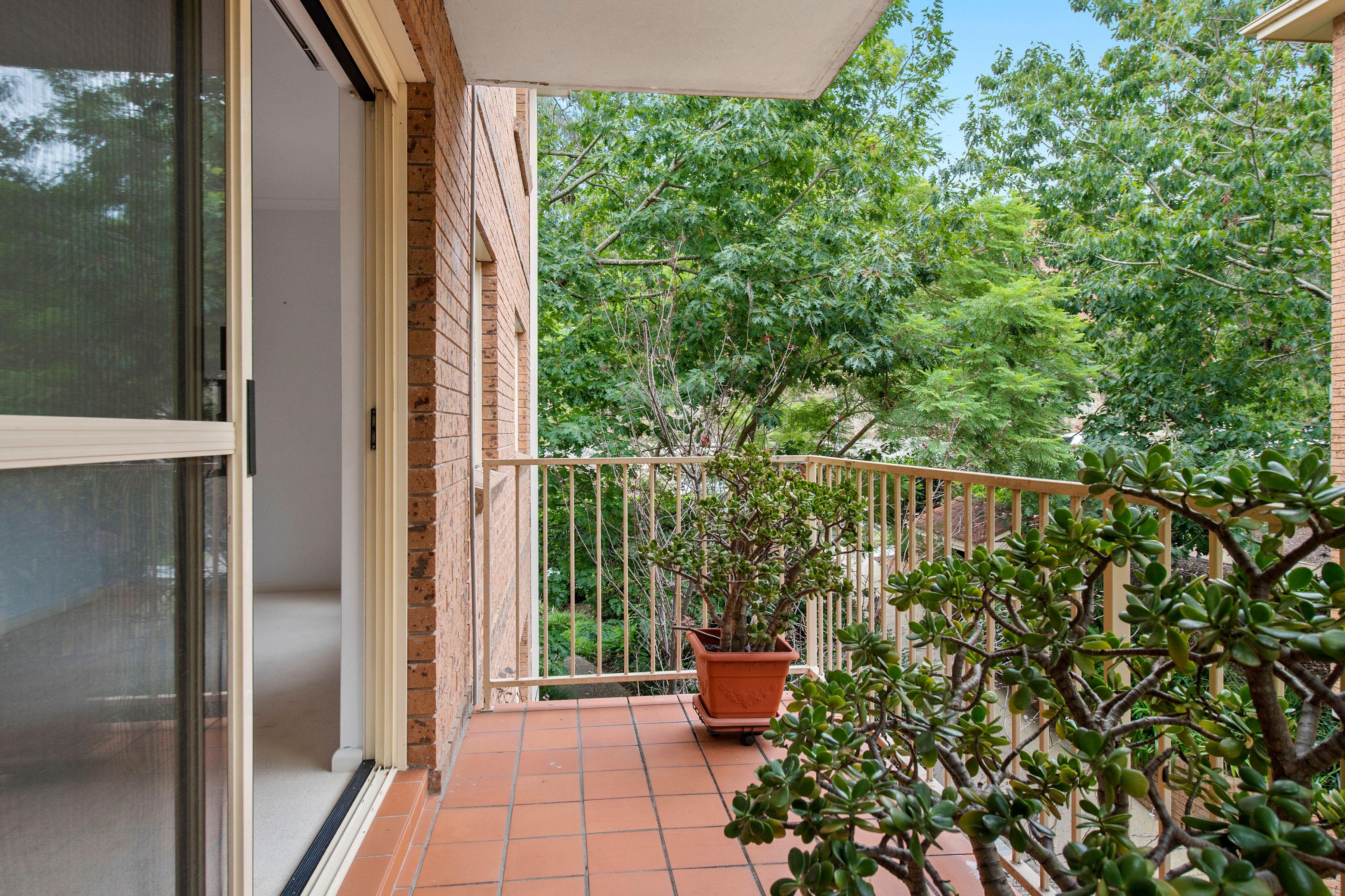 Bright And Spacious 2 Bedroom Unit
