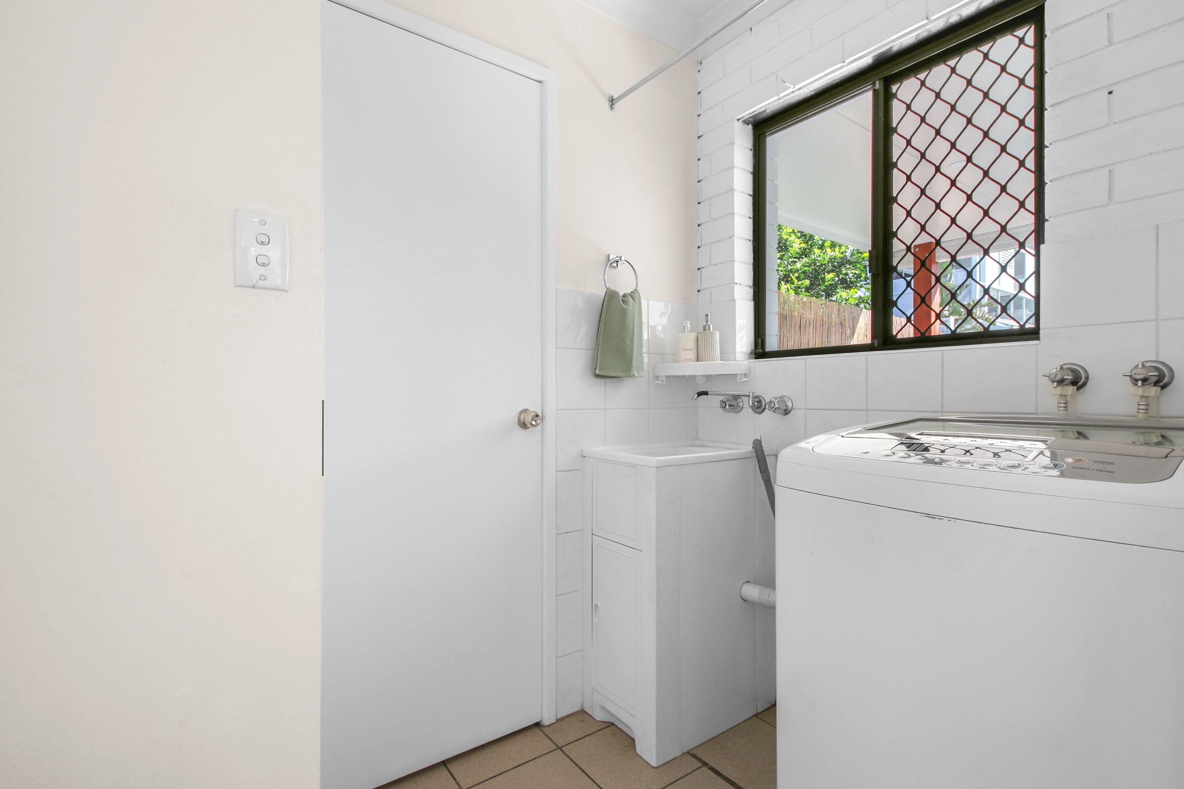 DuplexSemi-detached for Rent: Moffat Beach, QLD 4551, QLD, 4551