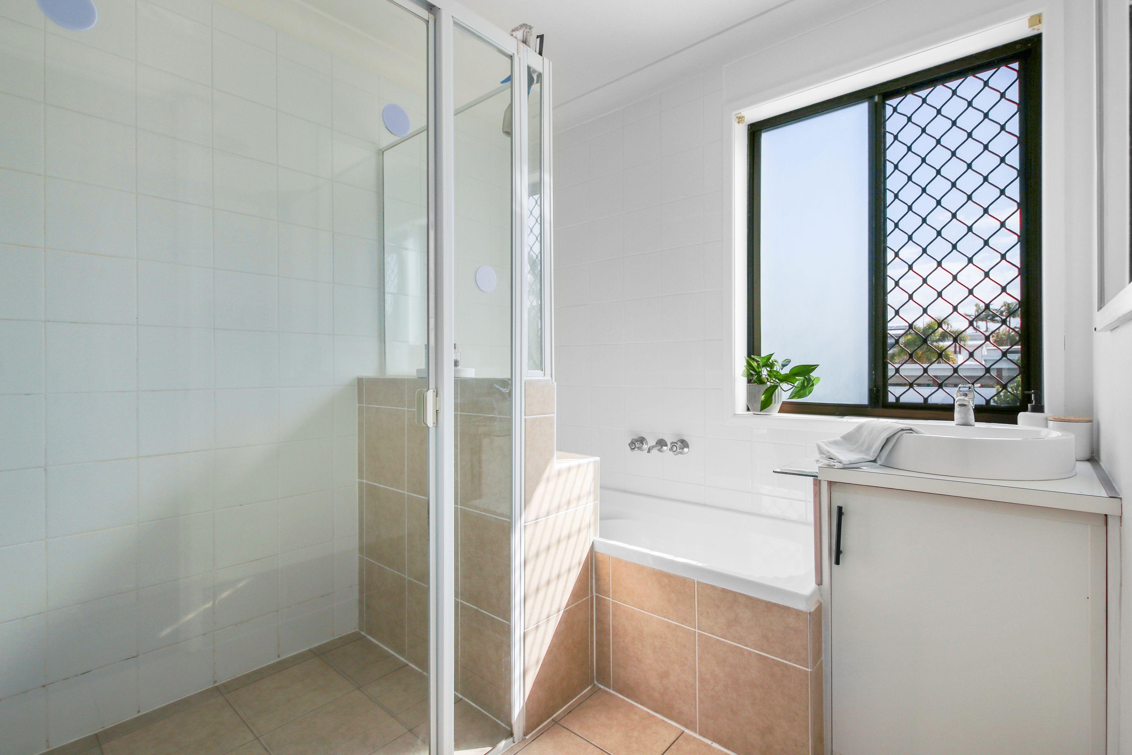 DuplexSemi-detached for Rent: Moffat Beach, QLD 4551, QLD, 4551