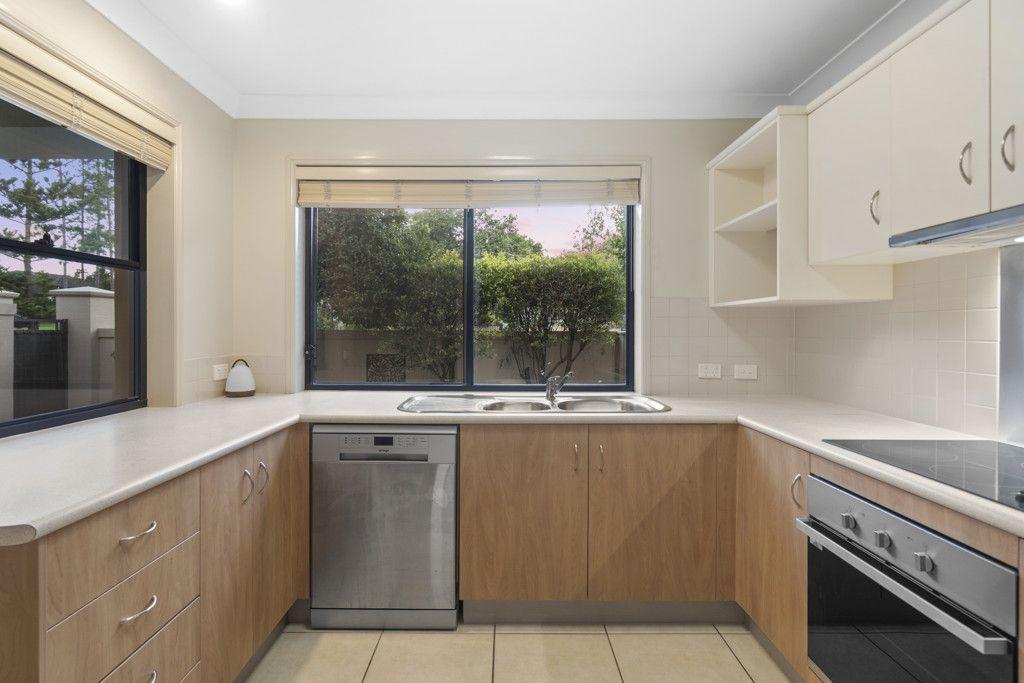 Townhouse for Rent: Robina, QLD 4226, QLD, 4226