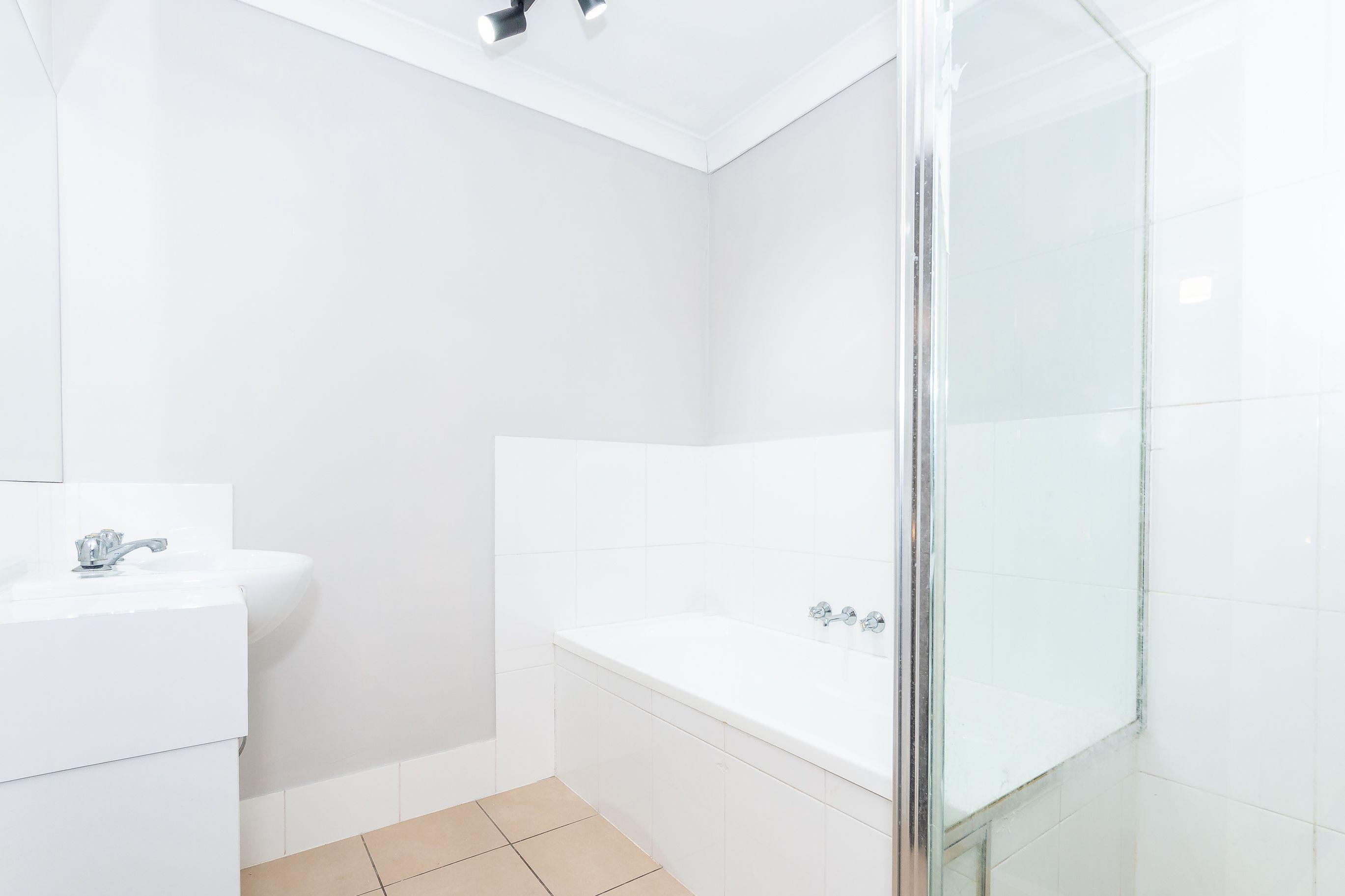 Stylish 3-Bedroom Townhouse with Private Courtyard & Balcony