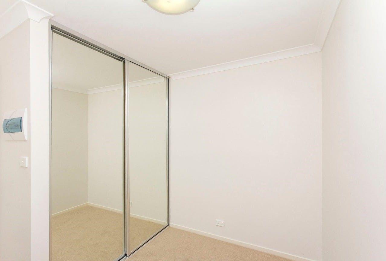 Mystere in Macquarie- Perfect 1 Bedroom plus study apartment