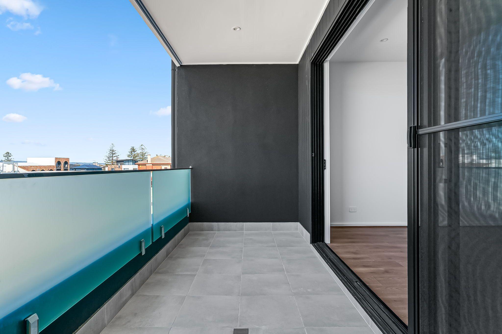 COASTAL LUXURY LIVING 4 Bedroom, 3 Bathroom, Solar & Lift