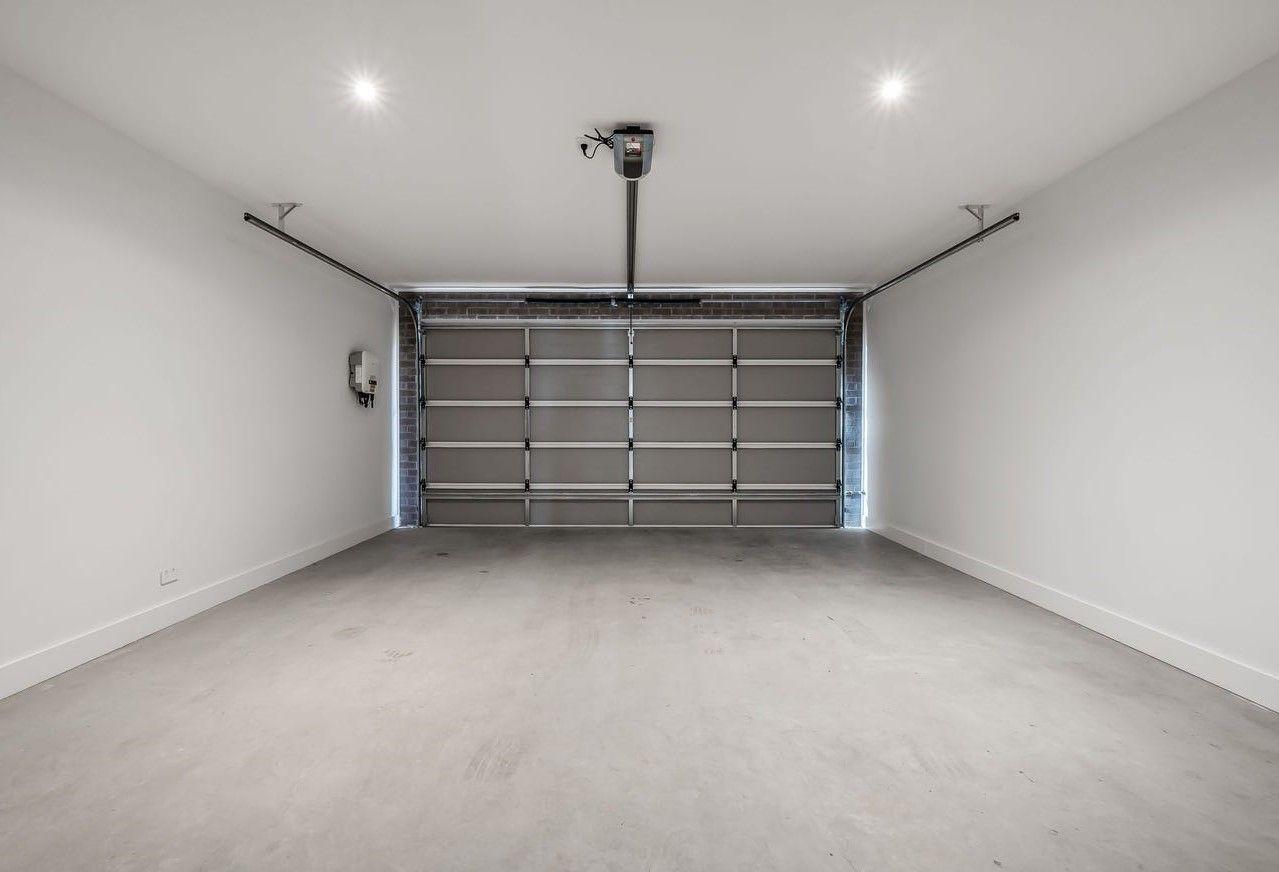 COASTAL LUXURY LIVING 4 Bedroom, 3 Bathroom, Solar & Lift