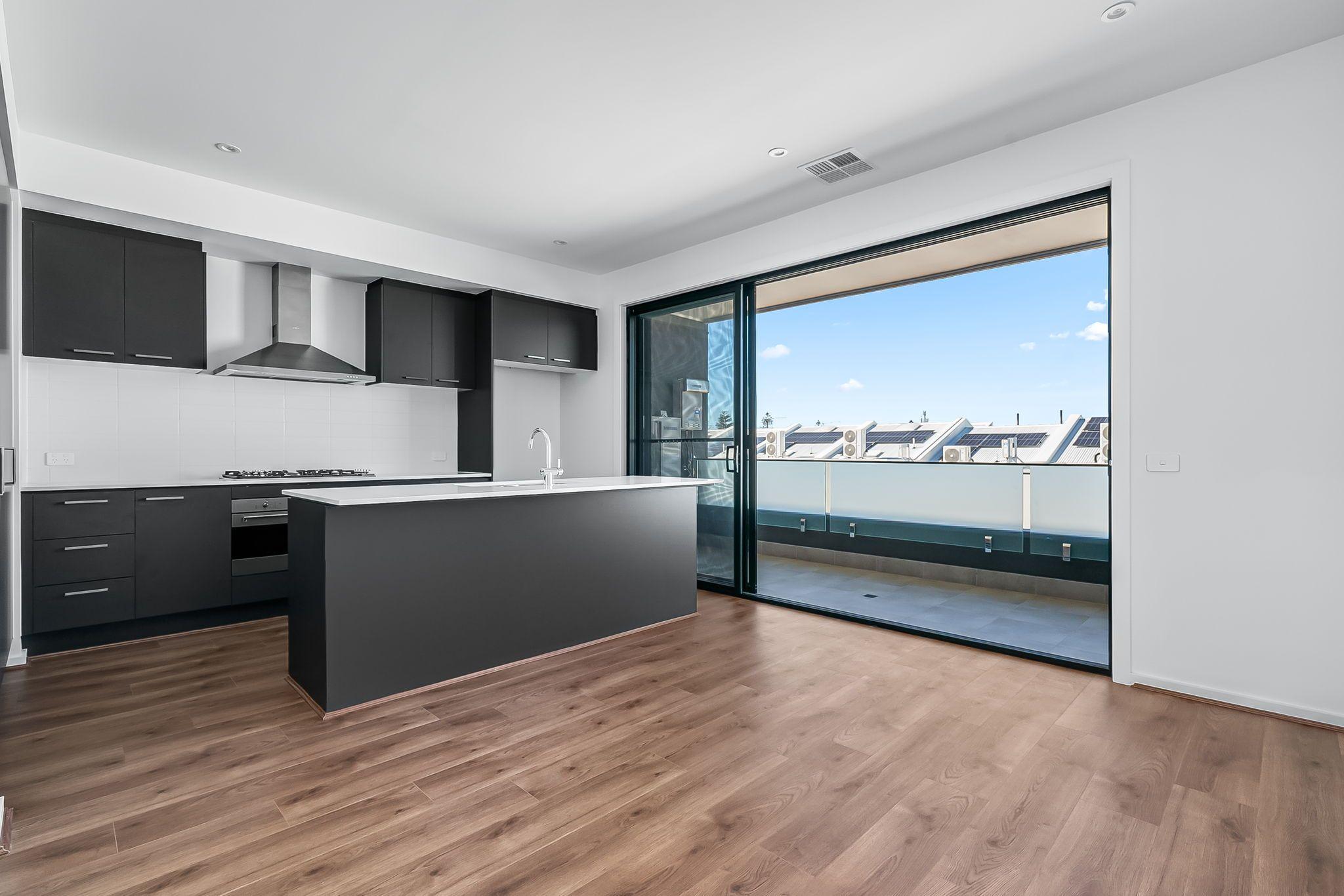 COASTAL LUXURY LIVING 4 Bedroom, 3 Bathroom, Solar & Lift