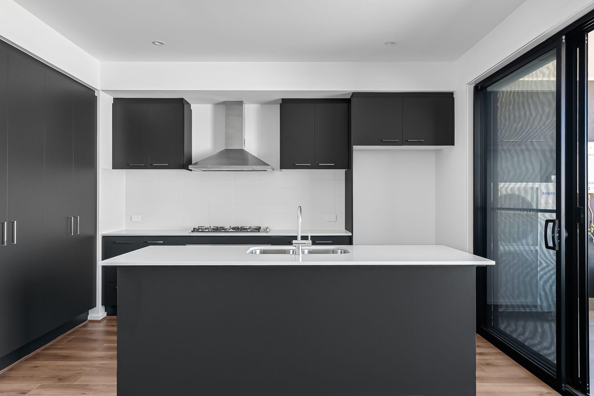 COASTAL LUXURY LIVING 4 Bedroom, 3 Bathroom, Solar & Lift