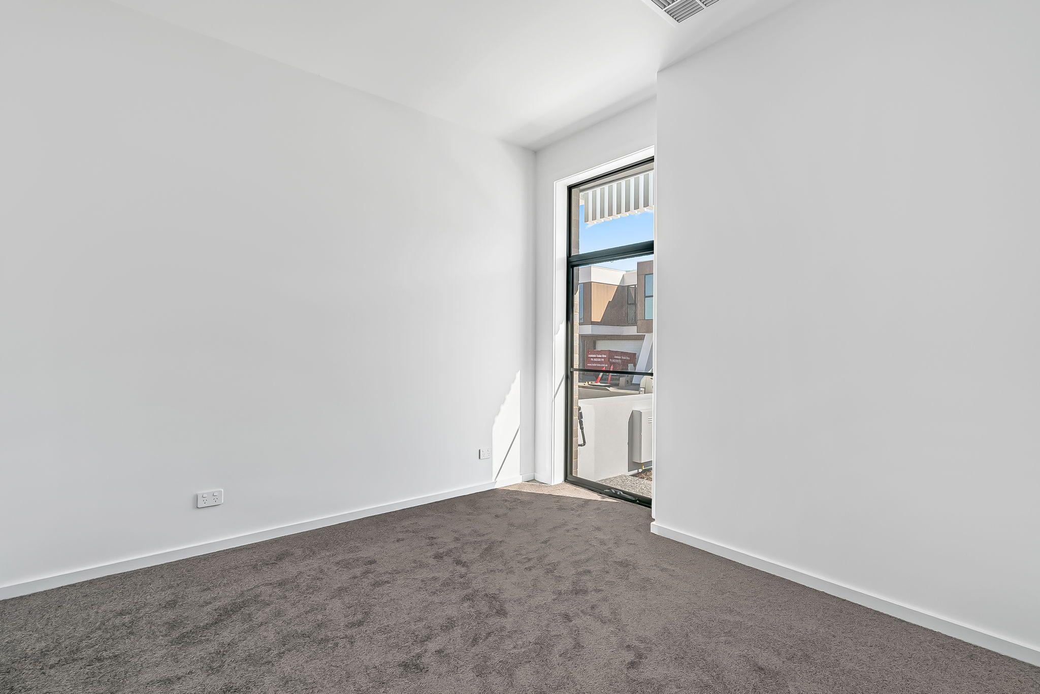 COASTAL LUXURY LIVING 4 Bedroom, 3 Bathroom, Solar & Lift