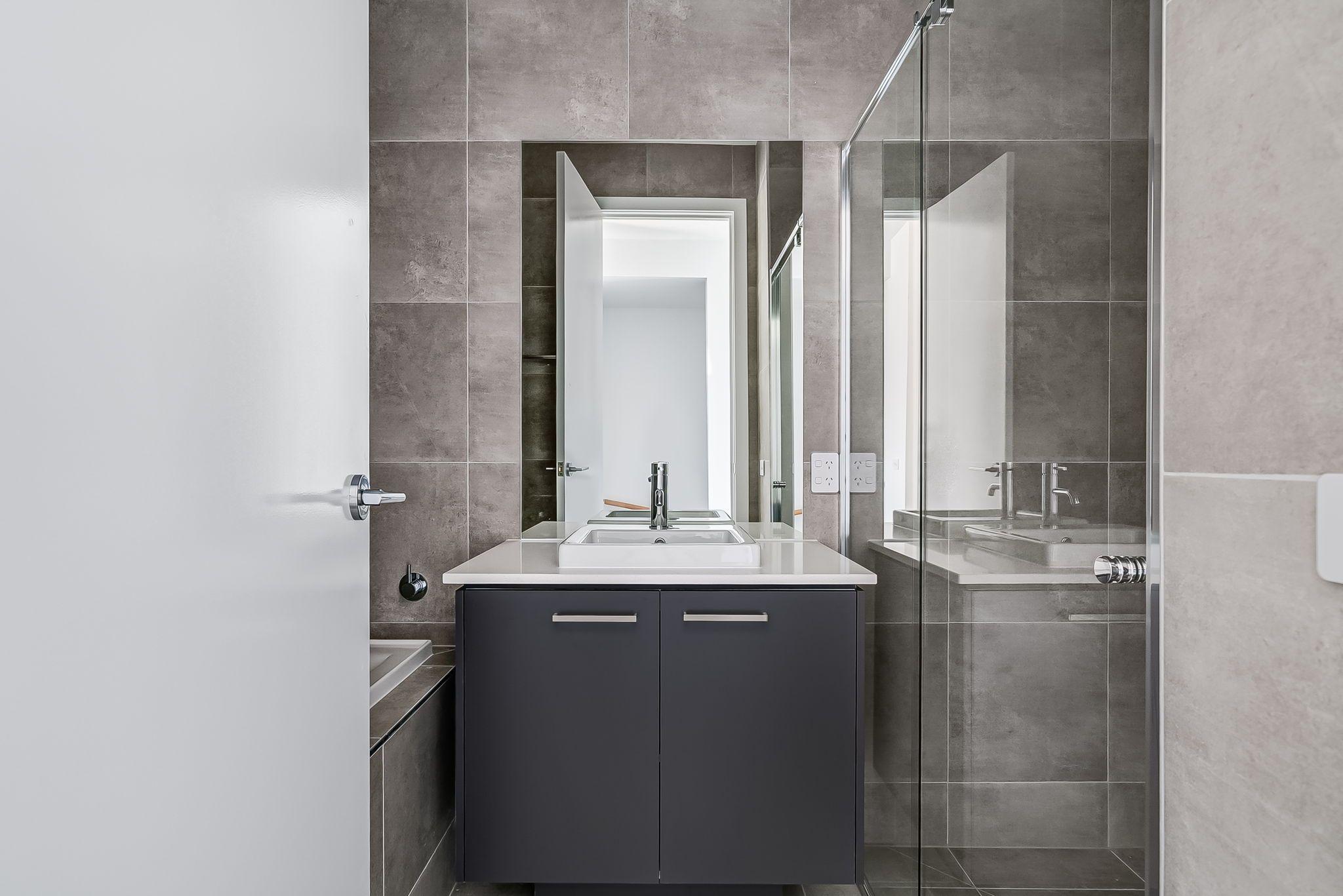 COASTAL LUXURY LIVING 4 Bedroom, 3 Bathroom, Solar & Lift