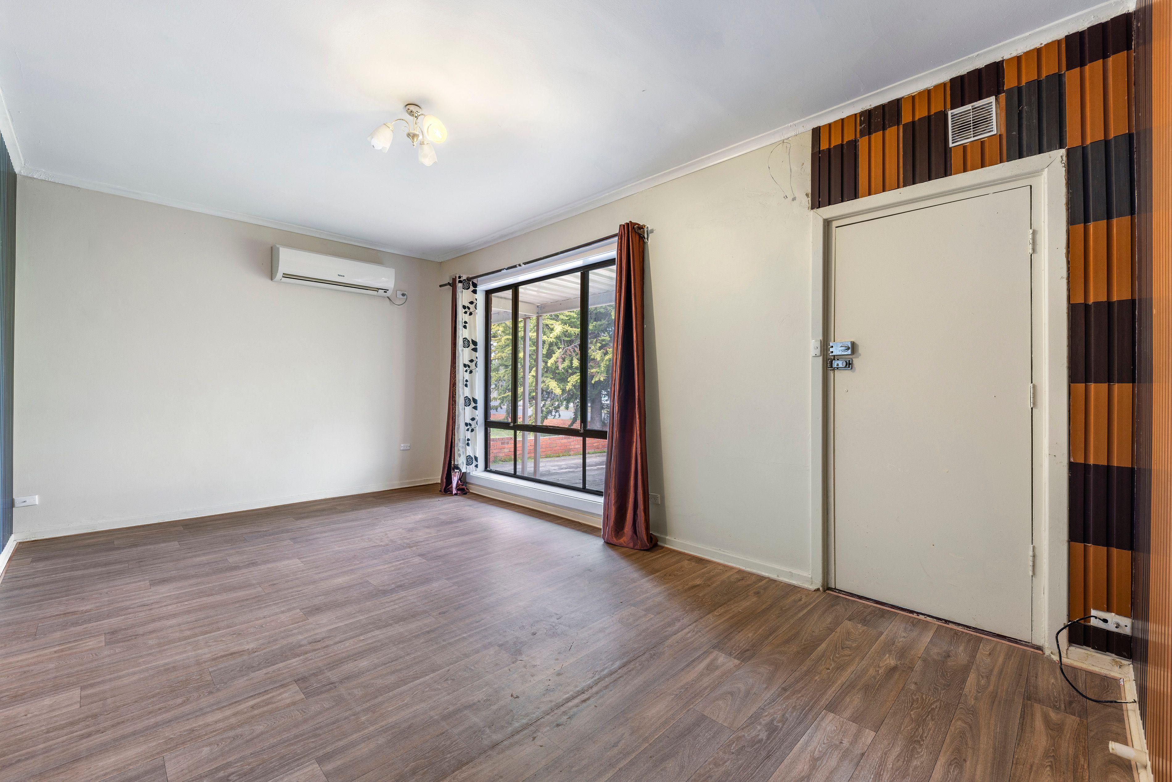 Prop-GPT: House: SA Elizabeth North, SA 5113 Home For Rent