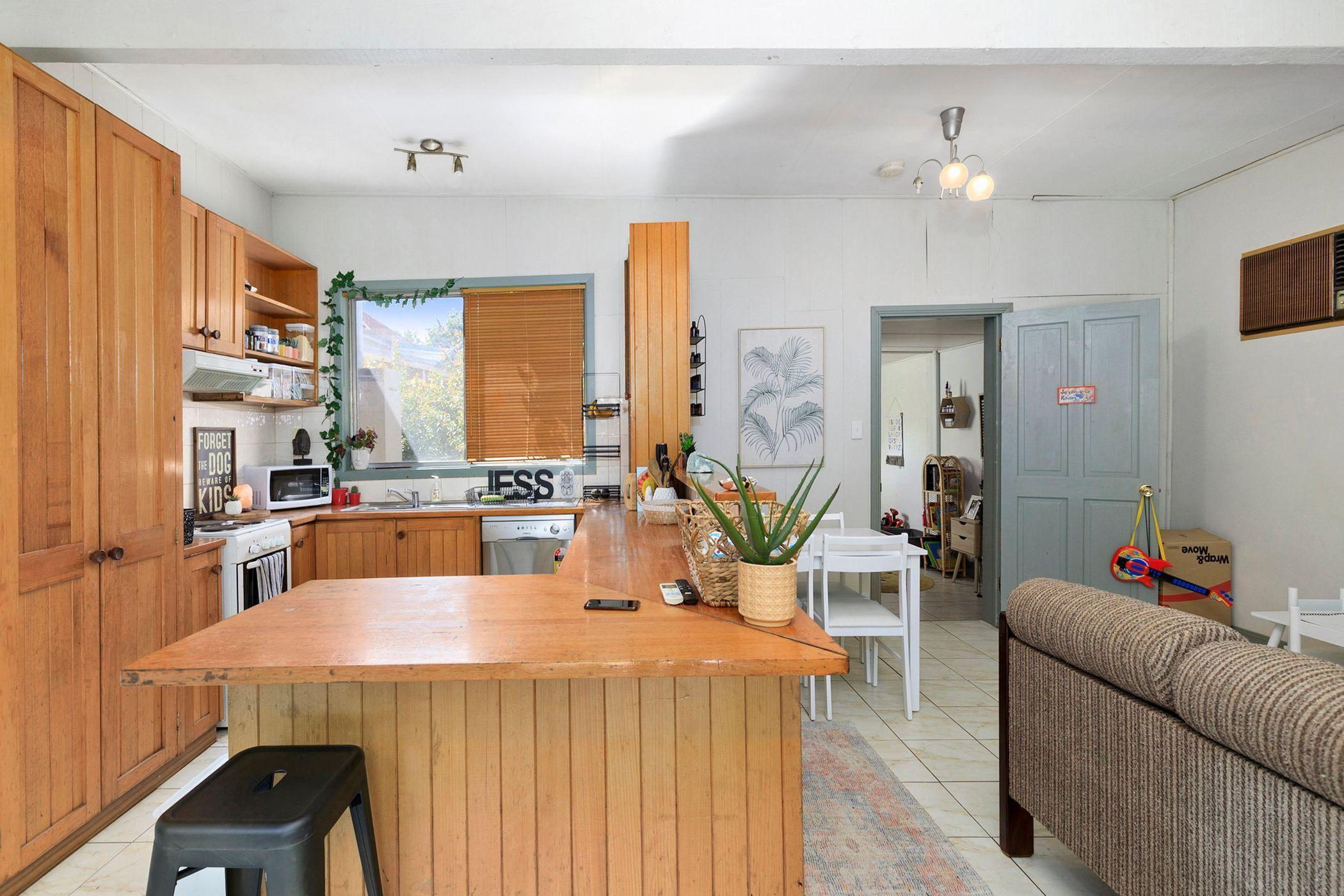 Prop-GPT: DuplexSemi-detached: VIC Ararat, VIC 3377 Home For Rent